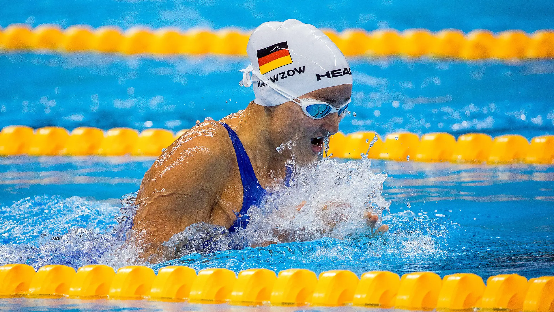 ARCHIV - 10.09.2016, Brasilien, Rio De Janeiro: Paralympics - Elena Krawzow im Wettbewerb über 100 Meter Brustschwimmen. (zu dpa: Bladejumper, Playboy-Model und Außenminister: Echte Typen in Tokio) Foto: Jens Büttner/dpa-Zentralbild/dpa +++ dpa-Bildfunk +++