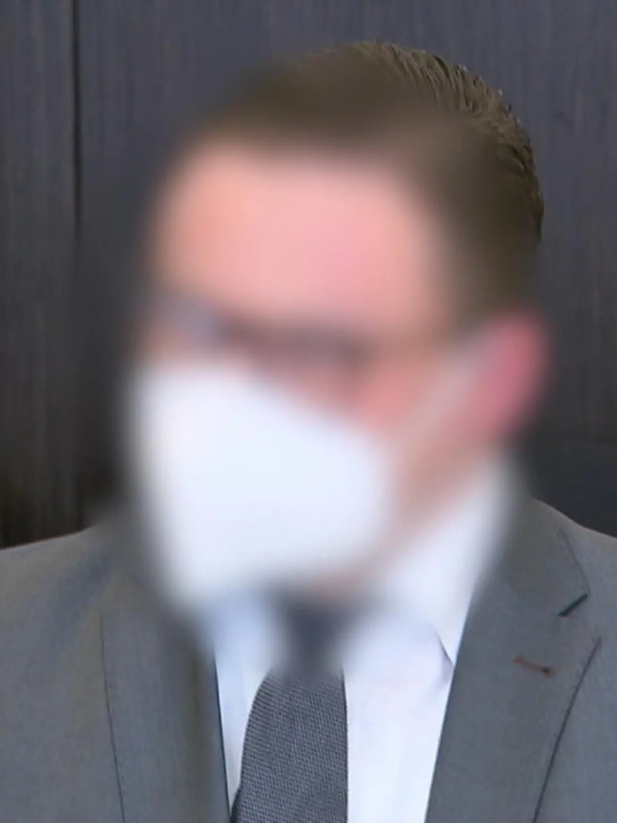 Bild zu: "Hochstapler vor Richter"