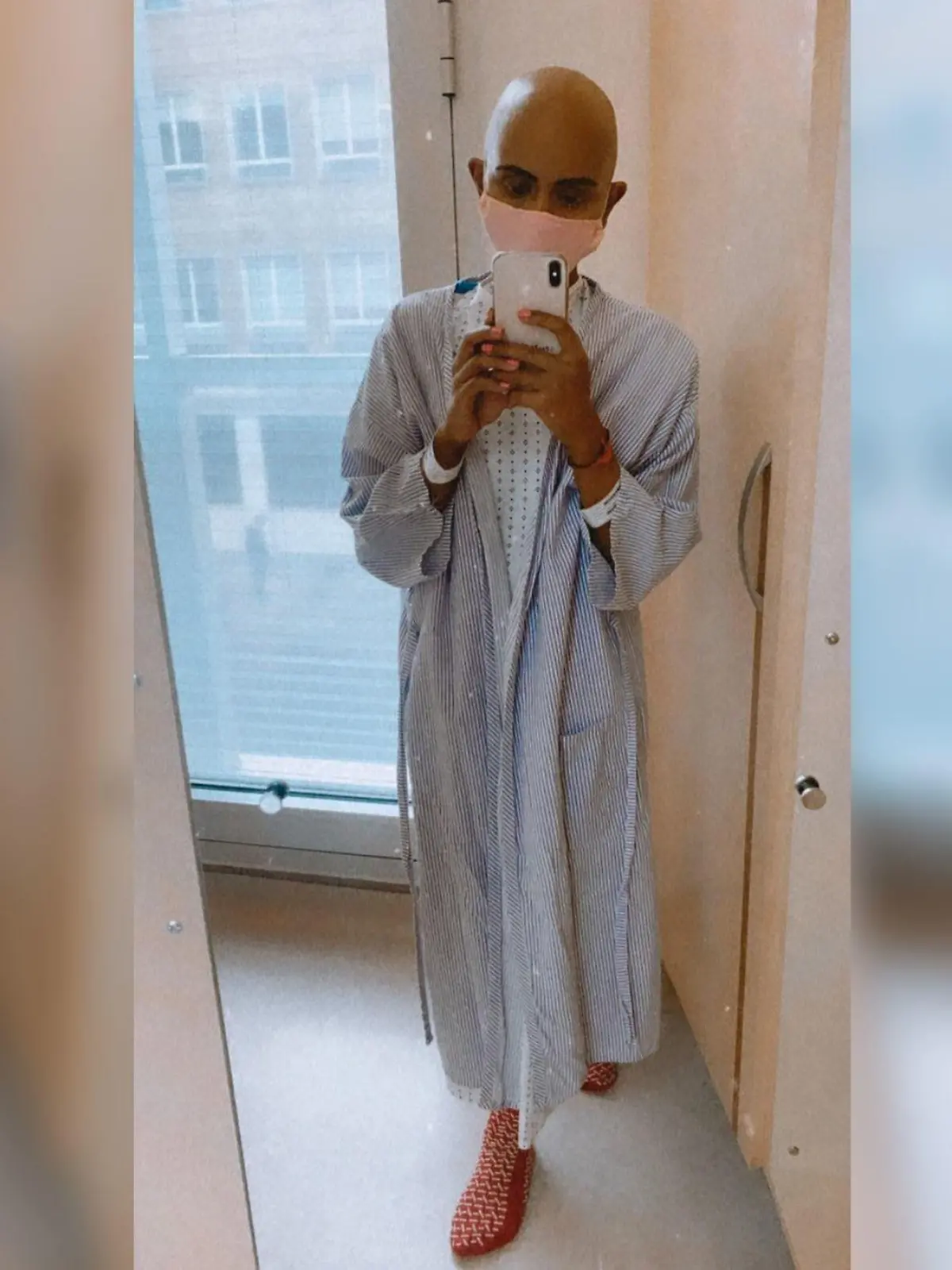 Die 30-Jährige musste nach dem fünften Bluttest ins Krankenhaus.
