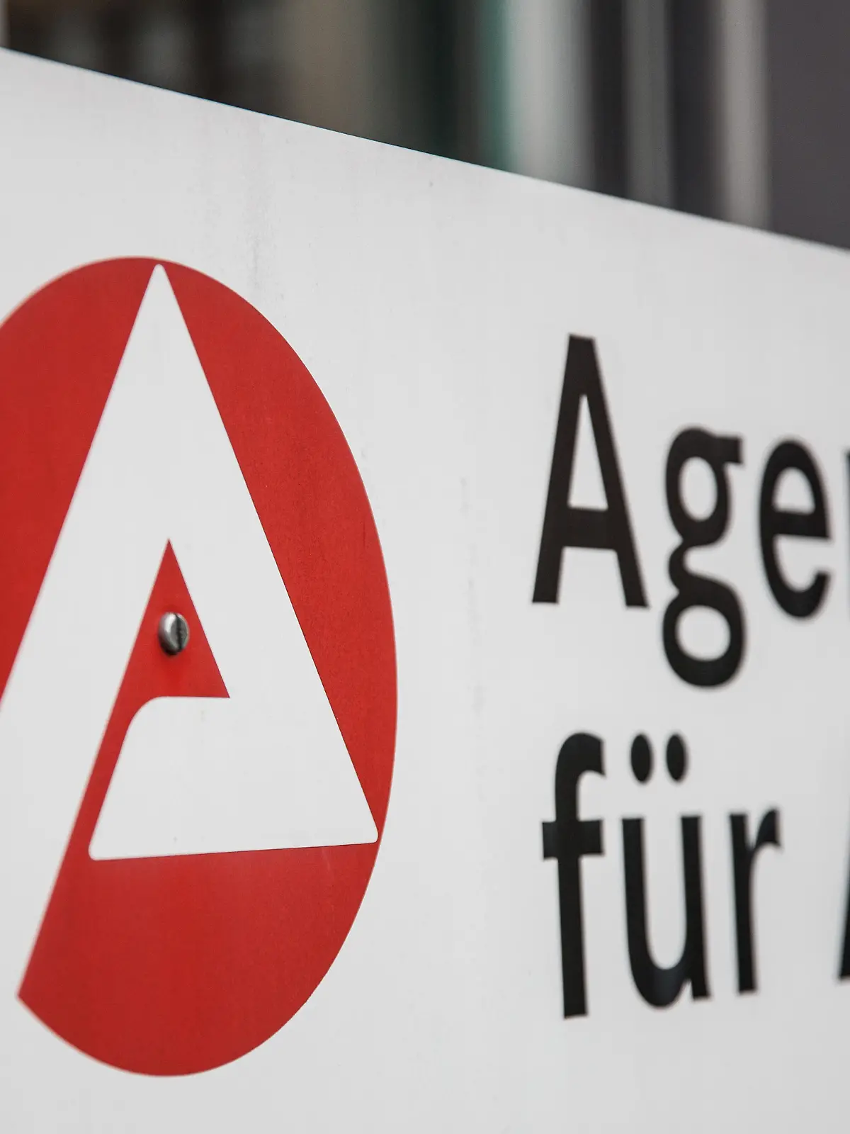 Bamberg, Deutschland 07. Juni 2021: Logo und Schriftzug der Agentur für Arbeit, Jobcenter in Bamberg im Bundesland Bayern.