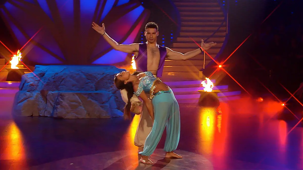 Sarah rührt Motsi Mabuse mit ihrem Freestyle zu Tränen Let's Dance 2016: Finale