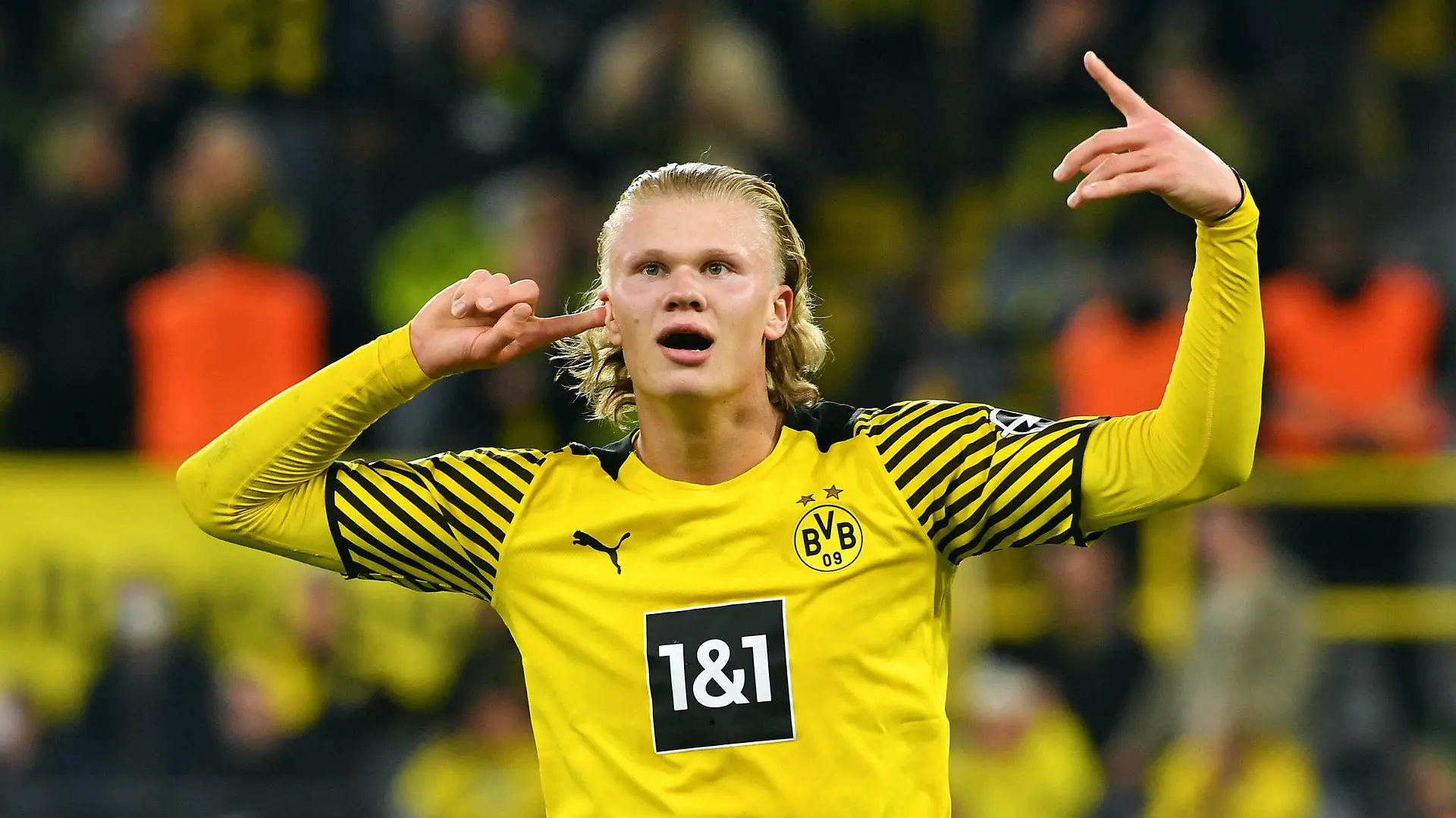 Fussball, Bundesliga, Deutschland, Herren, Saison 2021/2022, 3. Spieltag, Signal Iduna Park Dortmund: Bor. Dortmund, BVB gelb - TSG Hoffenheim weiss 3:2 Jubel Erling Haaland BVB nach seinem Tor zum 3:2. Jubel, Freude, Aktion. DFB/DFL REGULATIONS PROHIBIT ANY USE OF PHOTOGRAPHS AS IMAGE SEQUENCES AND/OR QUASI-VIDEO *** Football, Bundesliga, Germany, men, season 2021 2022, 3 matchday, Signal Iduna Park Dortmund Bor Dortmund, BVB yellow TSG Hoffenheim white 3 2 cheer Erling Haaland BVB after his goal to 3 2 cheer, joy, action DFB DFL REGULATES PROHIBIT ANY USE OF PHOTOGRAPHS AS IMAGE SEQUENCES AND OR QUASI VIDEO