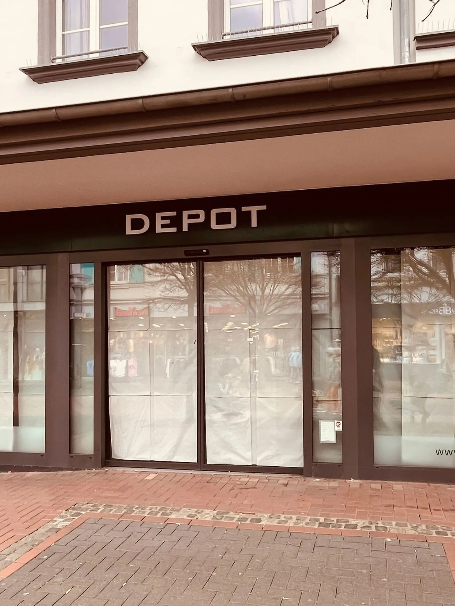 Bild zu: "Räumungsverkauf! Deko-Kette Depot schließt jede dritte Filiale"