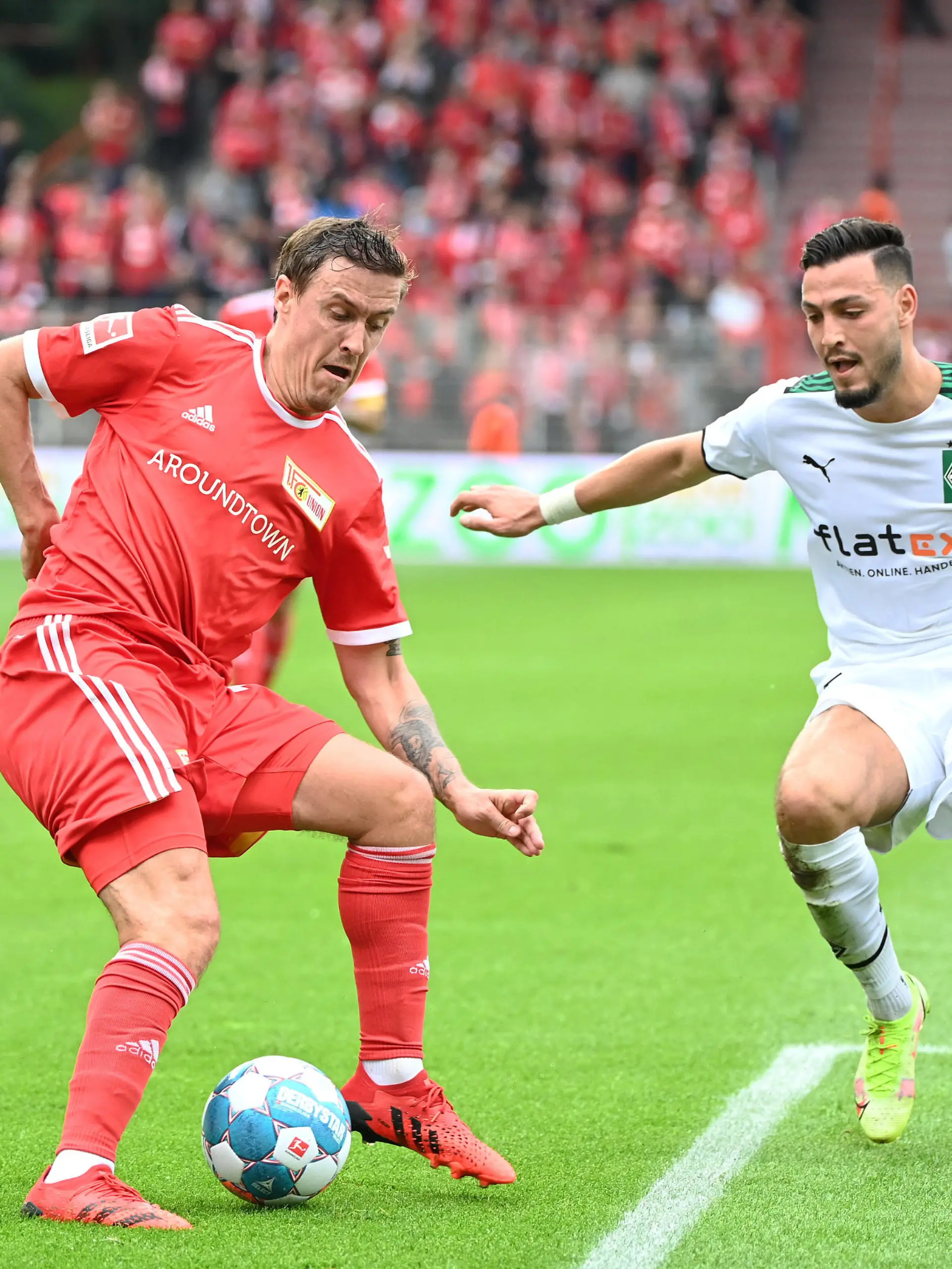  Fussball, Herren, Saison 2021/2022, 1. Bundesliga 3. Spieltag, 1. FC Union Berlin - Borussia Mönchengladbach, v. l. Max Kruse 1. FC Union Berlin, Ramy Bensebaini Borussia Mönchengladbach, 29.08. 2021, *** Football, Men, 2021 2022 season, 1 Bundesliga 3 matchday , 1 FC Union Berlin Borussia Mönchengladbach , v l Max Kruse 1 FC Union Berlin , Ramy Bensebaini Borussia Mönchengladbach , 29 08 2021, Copyright: xMatthiasxKochx