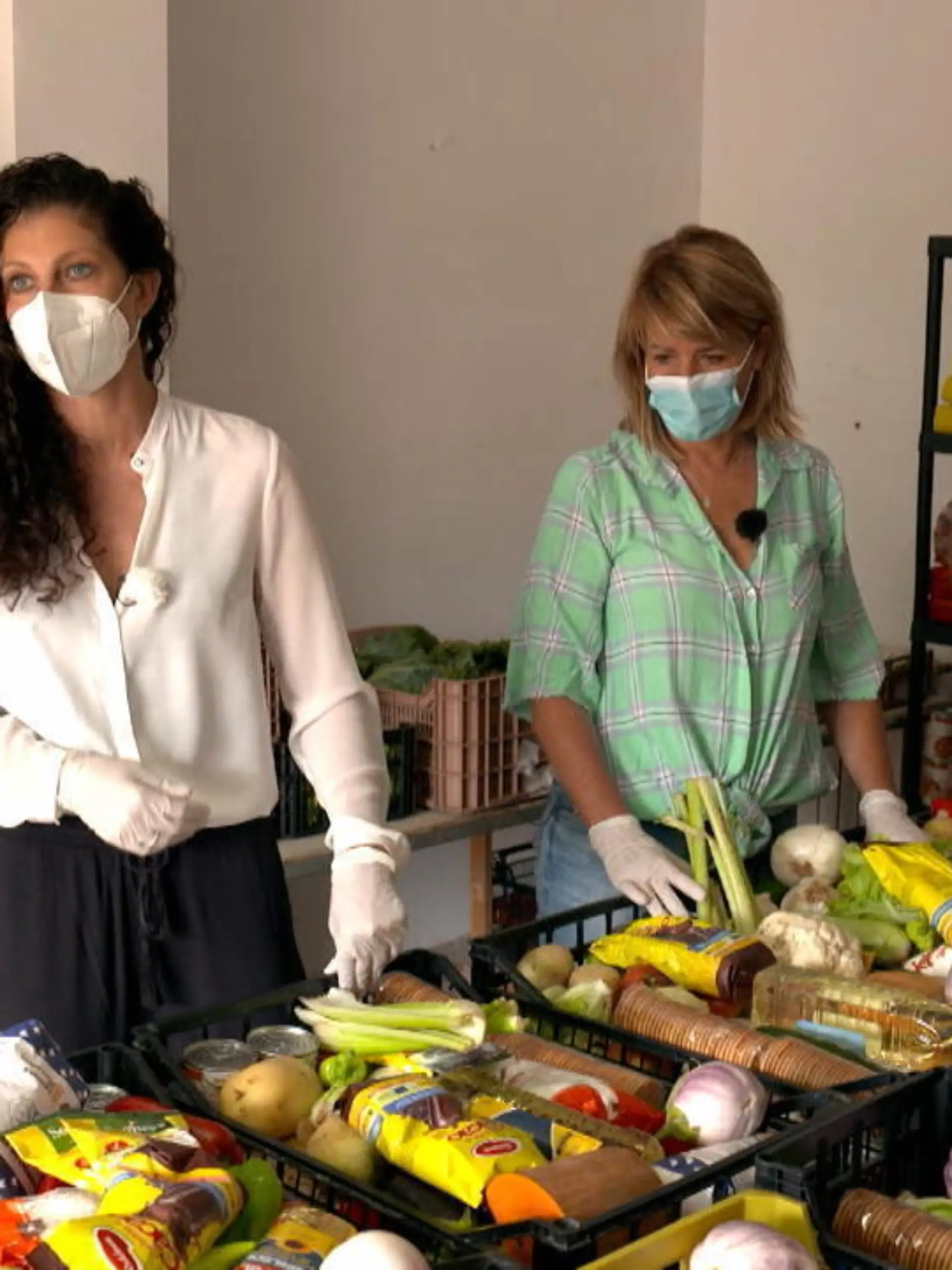 Ende 2019 ist Jasmin Nordiek mit ihrer Familie nach Mallorca gezogen – kurz bevor die Coronavirus-Pandemie die Lage auf der Insel schlagartig verändern sollte. Aus einer Idee heraus gründete sie mit ihrer Freundin Heimke Mansfeld im Mai 2020 die Hilfsorganisation „Hope Mallorca e.V.“. Mit der Tafel können aktuell jeden Monat über 4000 Bedürftige versorgt werden – auch den vielen ehrenamtlichen Helfern sei Dank.