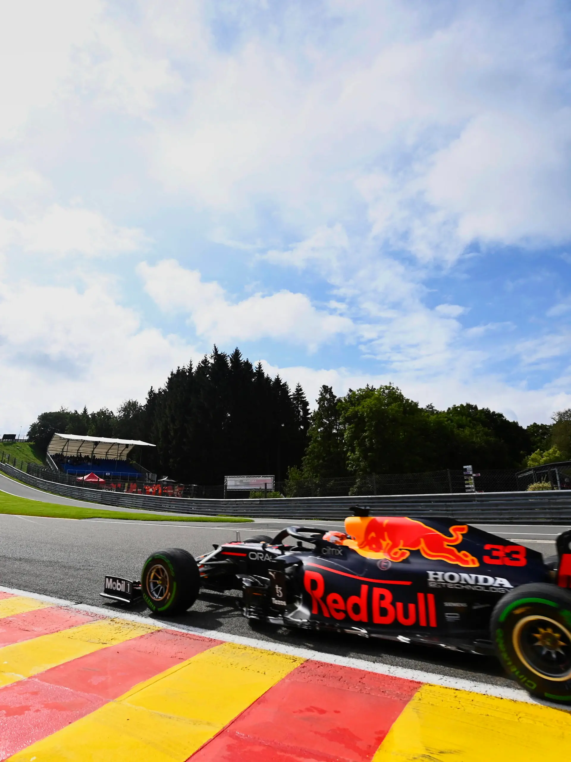  Formula 1 2021: Belgian GP CIRCUIT DE SPA FRANCORCHAMPS, BELGIUM - AUGUST 27: Max Verstappen, Red Bull Racing RB16B during the Belgian GP at Circuit de Spa Francorchamps on Friday August 27, 2021 in Spa, Belgium. Photo by Mark Sutton / Sutton Images Images PUBLICATIONxINxGERxSUIxAUTxHUNxONLY GP2112_094533_MS21445