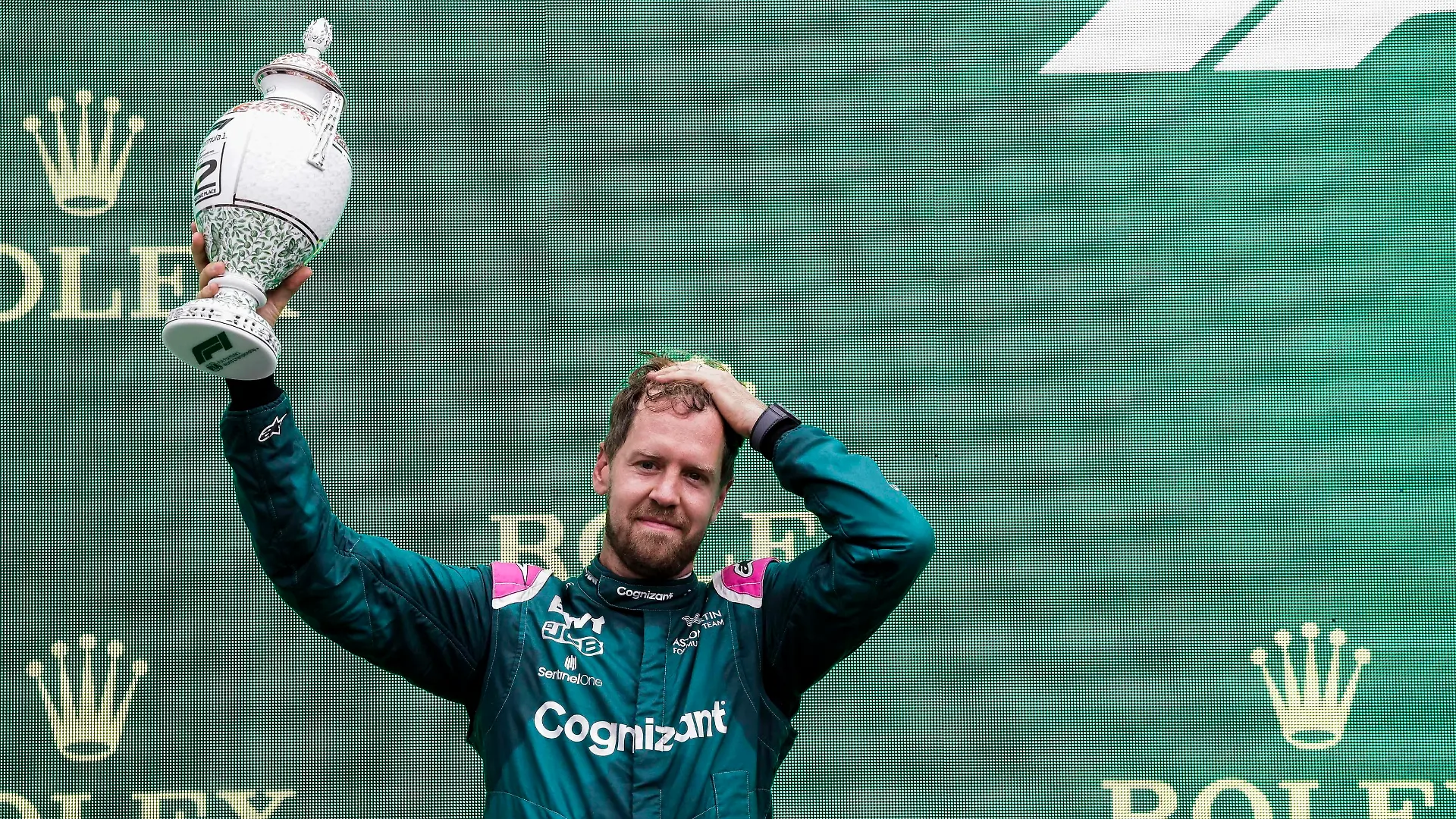  Formula 1 2021: Hungarian GP HUNGARORING, HUNGARY - AUGUST 01: Sebastian Vettel, Aston Martin, 2nd position, with his trophy during the Hungarian GP at Hungaroring on Sunday August 01, 2021 in Budapest, Hungary. Photo by Glenn Dunbar / LAT Images Images PUBLICATIONxINxGERxSUIxAUTxHUNxONLY GP2111_142949_J5A5329_2