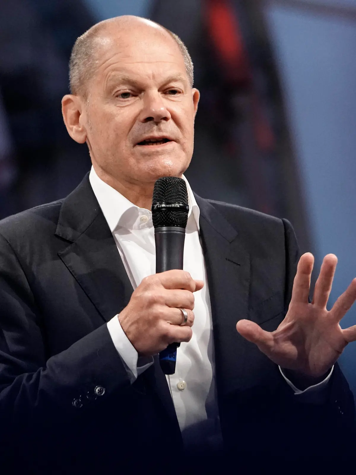  SPD Zukunftsgespraech im Bundestagswahlkampf in Berlin Tempelhof Schoeneberg Aktuell, 16.08.2021, Berlin Olaf Scholz Kanzlerkandidat der SPD fuer die Bundestagswahl im Portrait bei der Bundestagswahlkampfveranstaltung SPD Zukunftsgespraeche in Berlin Tempelhof Schoeneberg Berlin Berlin Deutschland *** SPD Future Talks in the Bundestag Election Campaign in Berlin Tempelhof Schoeneberg Current, 16 08 2021, Berlin Olaf Scholz Chancellor Candidate of the SPD for the Bundestag Election in Portrait at the Bundestag Election Campaign Event SPD Future Talks in Berlin Tempelhof Schoeneberg Berlin Germany