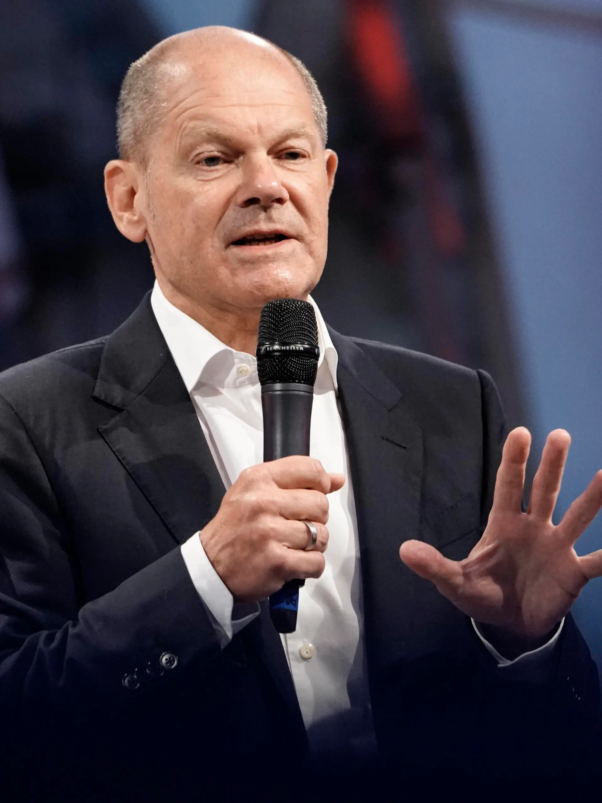  SPD Zukunftsgespraech im Bundestagswahlkampf in Berlin Tempelhof Schoeneberg Aktuell, 16.08.2021, Berlin Olaf Scholz Kanzlerkandidat der SPD fuer die Bundestagswahl im Portrait bei der Bundestagswahlkampfveranstaltung SPD Zukunftsgespraeche in Berlin Tempelhof Schoeneberg Berlin Berlin Deutschland *** SPD Future Talks in the Bundestag Election Campaign in Berlin Tempelhof Schoeneberg Current, 16 08 2021, Berlin Olaf Scholz Chancellor Candidate of the SPD for the Bundestag Election in Portrait at the Bundestag Election Campaign Event SPD Future Talks in Berlin Tempelhof Schoeneberg Berlin Germany