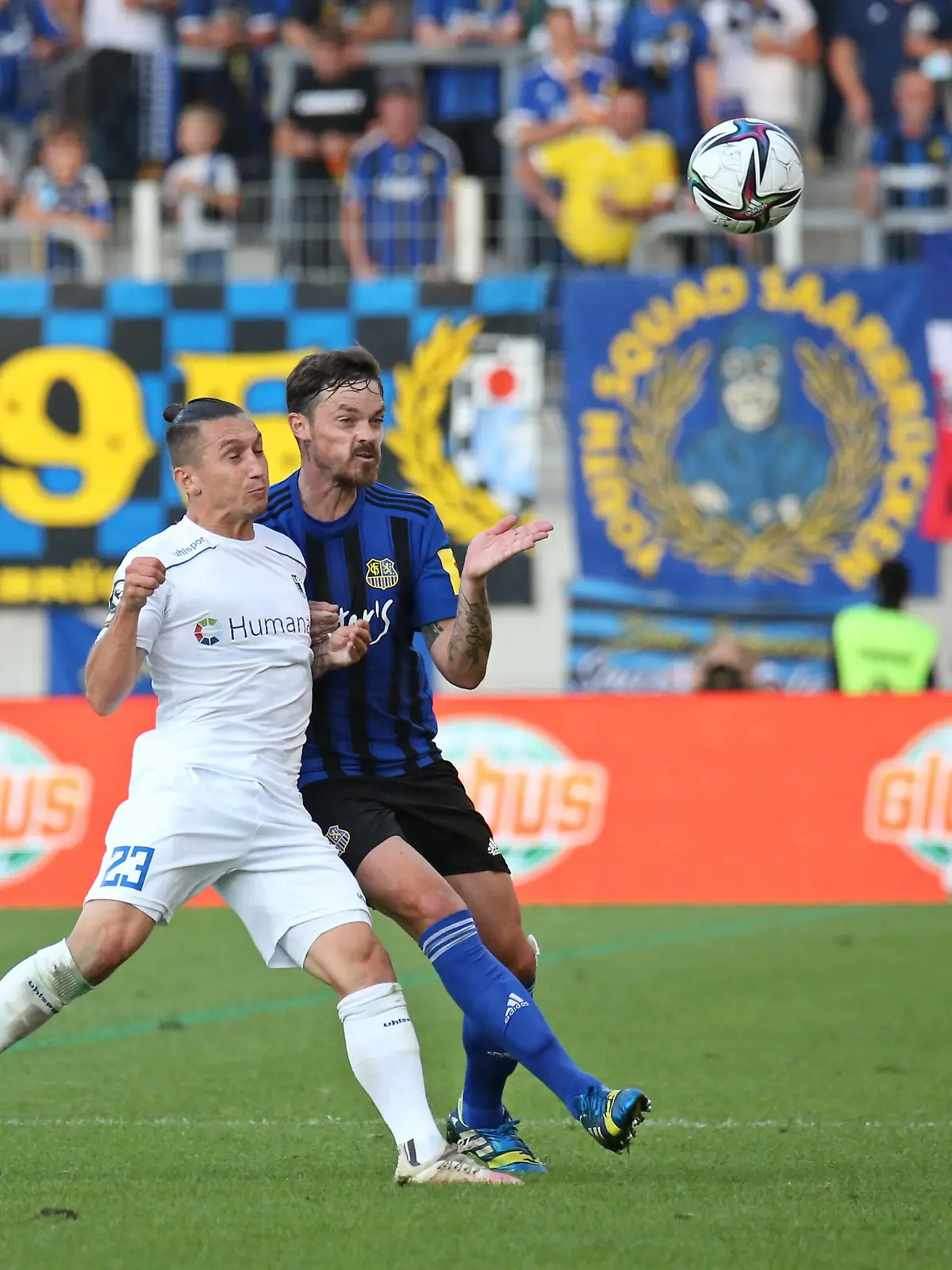 25.08.2021, xklex, Fussball 3.Liga, 1.FC Saarbruecken - 1.FC Magdeburg emspor, v.l. Baris Atik 1.FC Magdeburg Dennis Erdmann 1.FC Saarbruecken DFL/DFB REGULATIONS PROHIBIT ANY USE OF PHOTOGRAPHS as IMAGE SEQUENCES and/or QUASI-VIDEO Saarbruecken *** 25 08 2021, xklex, Football 3 Liga, 1 FC Saarbruecken 1 FC Magdeburg emspor, v l Baris Atik 1 FC Magdeburg Dennis Erdmann 1 FC Saarbruecken DFL DFB REGULATIONS PROHIBIT ANY USE OF PHOTOGRAPHS as IMAGE SEQUENCES and or QUASI VIDEO Saarbruecken 