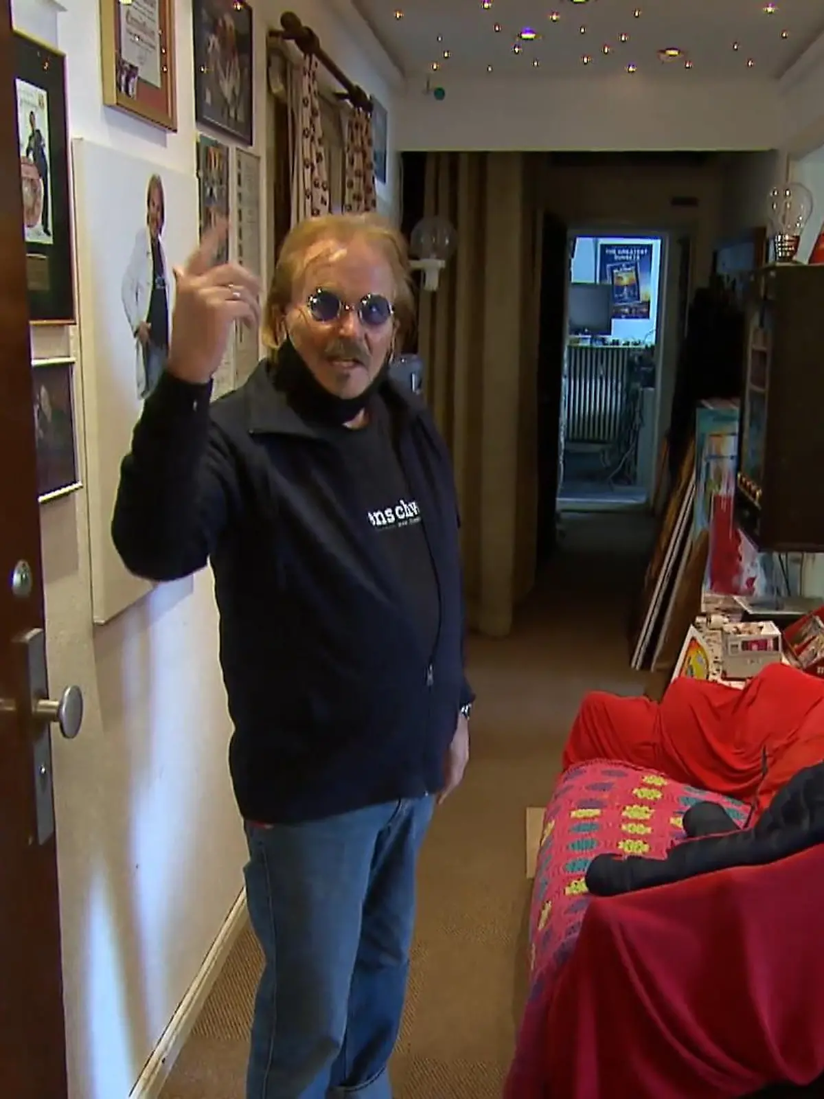 Bild zu: "Frank Zander fällt zu Hause die Decke auf den Kopf"