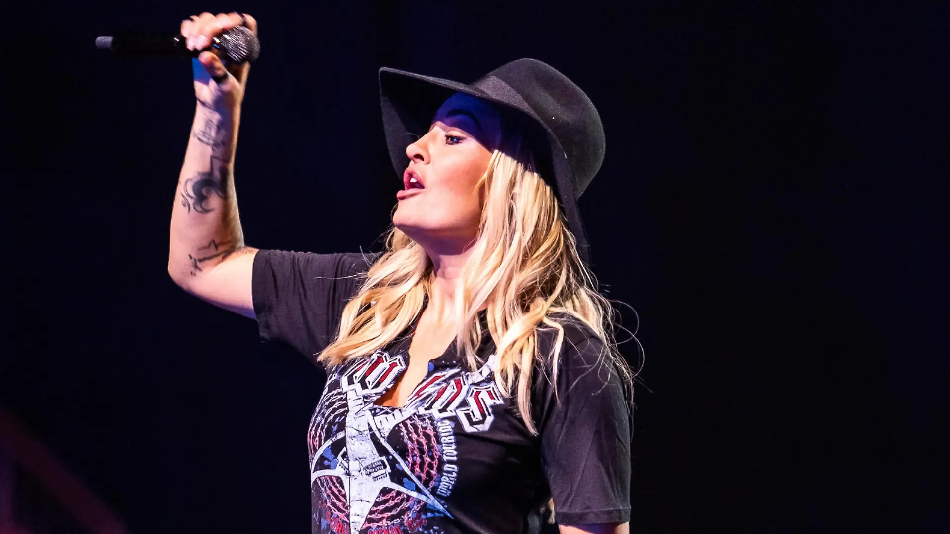 Sarah Connor live bei einem Konzert ihrer Herz Kraft Werke -Tour 2019 in der TUI Arena. Hannover, 30.10.2019 *** Sarah Connor live at a concert of her Herz Kraft Werke Tour 2019 in the TUI Arena Hannover, 30 10 2019 Foto:xU.xStammx/xFuturexImage