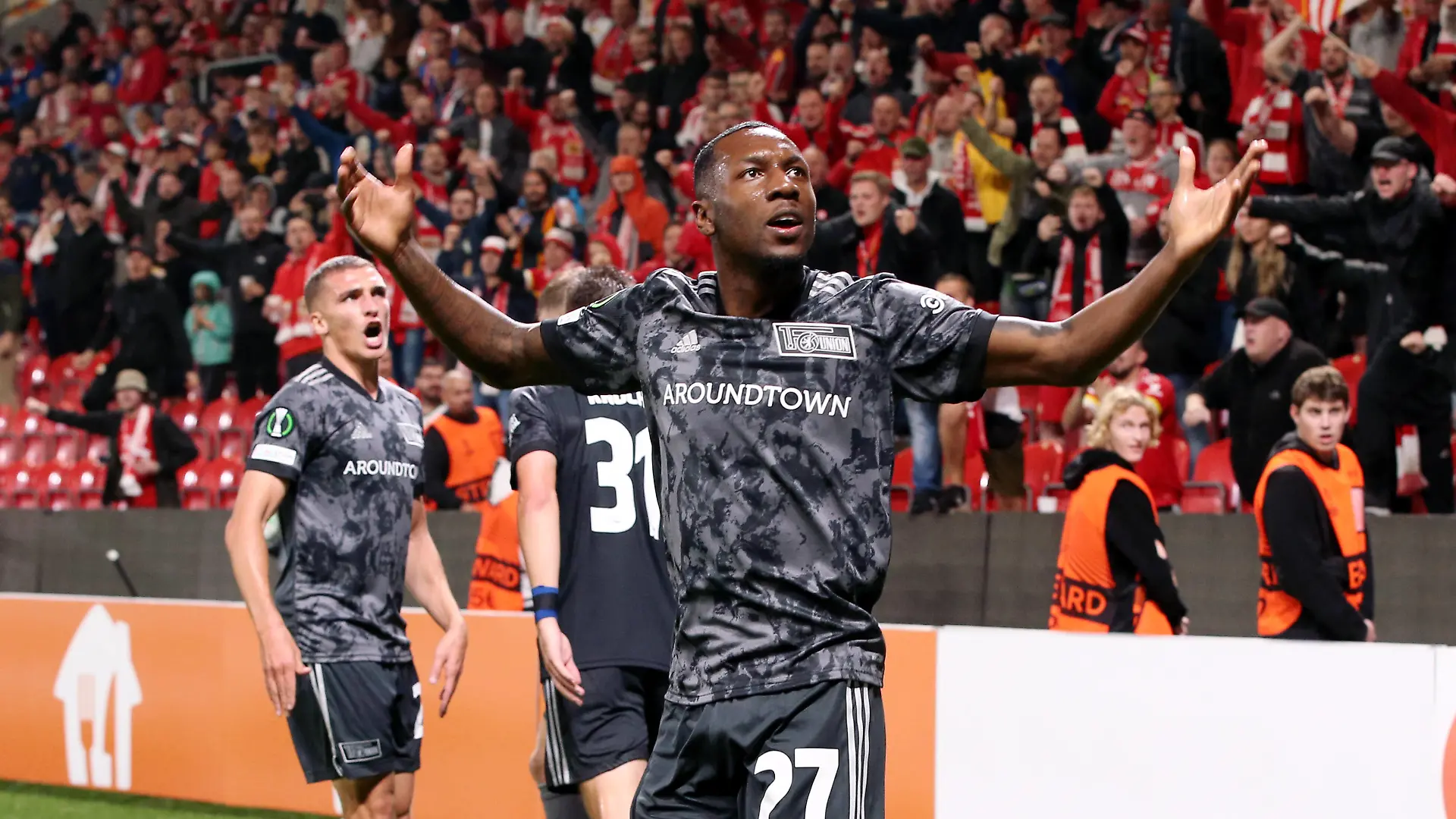 Sheraldo Becker anfeuernd nach 1:1 Ausgleich / / Fußball Fussball / Europa Conference League / Saison 2021/2022 / 16.09.2021 / SK Slavia Prag vs.1.FC Union Berlin FCU Training / DFL regulations prohibit any use of photographs as image sequences and/or quasi-video. / *** Sheraldo Becker cheering on after 1 1 equaliser Sport Football Soccer Europa Conference League Season 2021 2022 16 09 2021 SK Slavia Prague vs 1 FC Union Berlin FCU Training DFL regulations prohibit any use of photographs as image sequences and or quasi video
