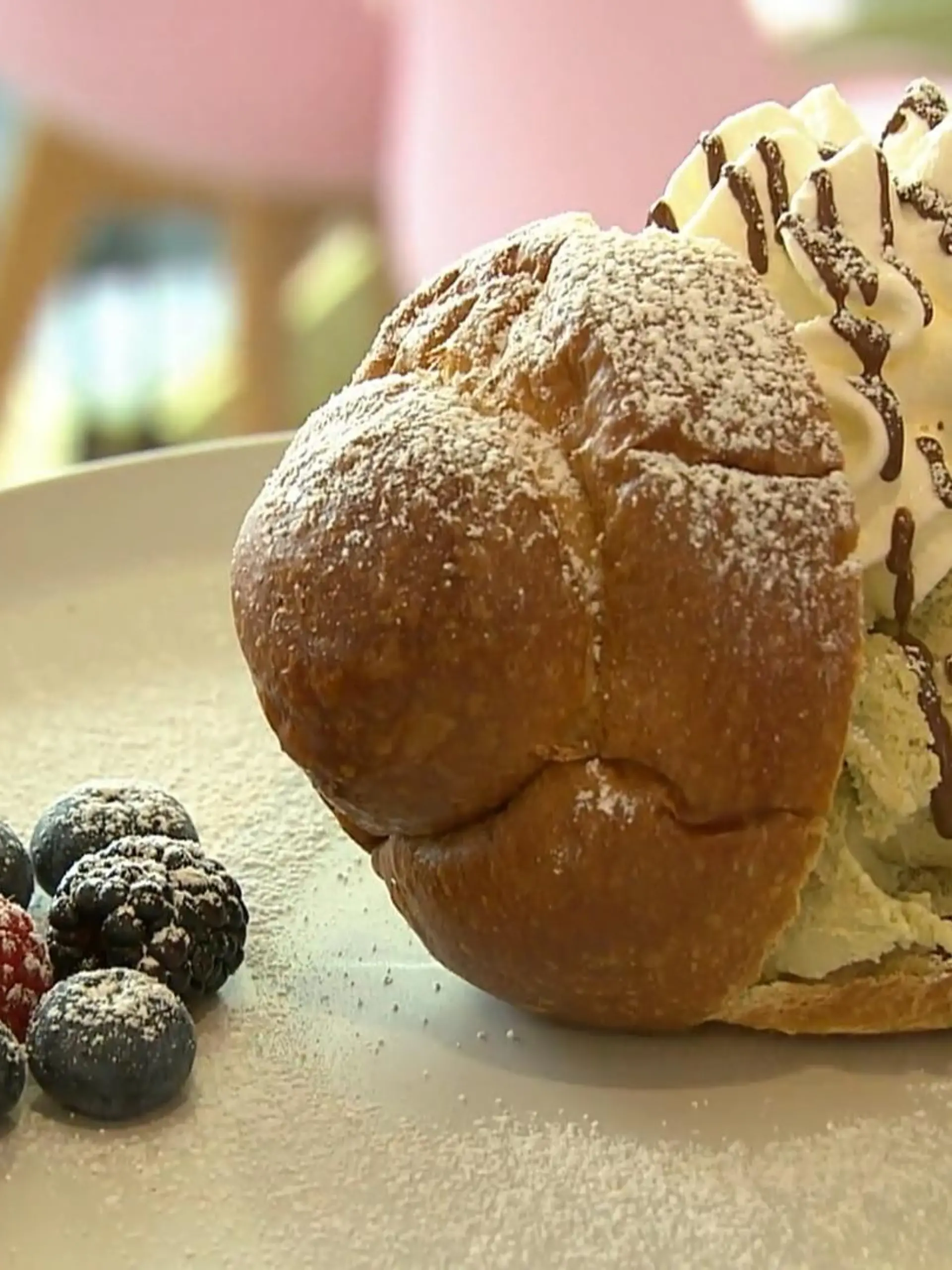 Bild zu: "Eis im Brioche in Köln"