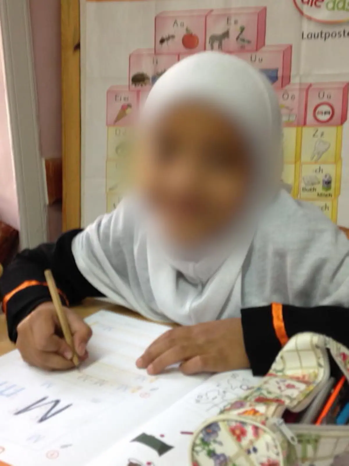 Bild zu: "Lehrerin will das Land verlassen"