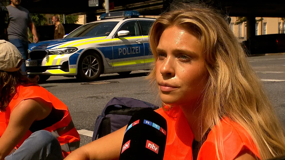 Anja Windl ist in Bayern aufgewachsen. Im RTL-Interview erklärt sie, warum der Freistaat zur Protest-Hochburg wird.