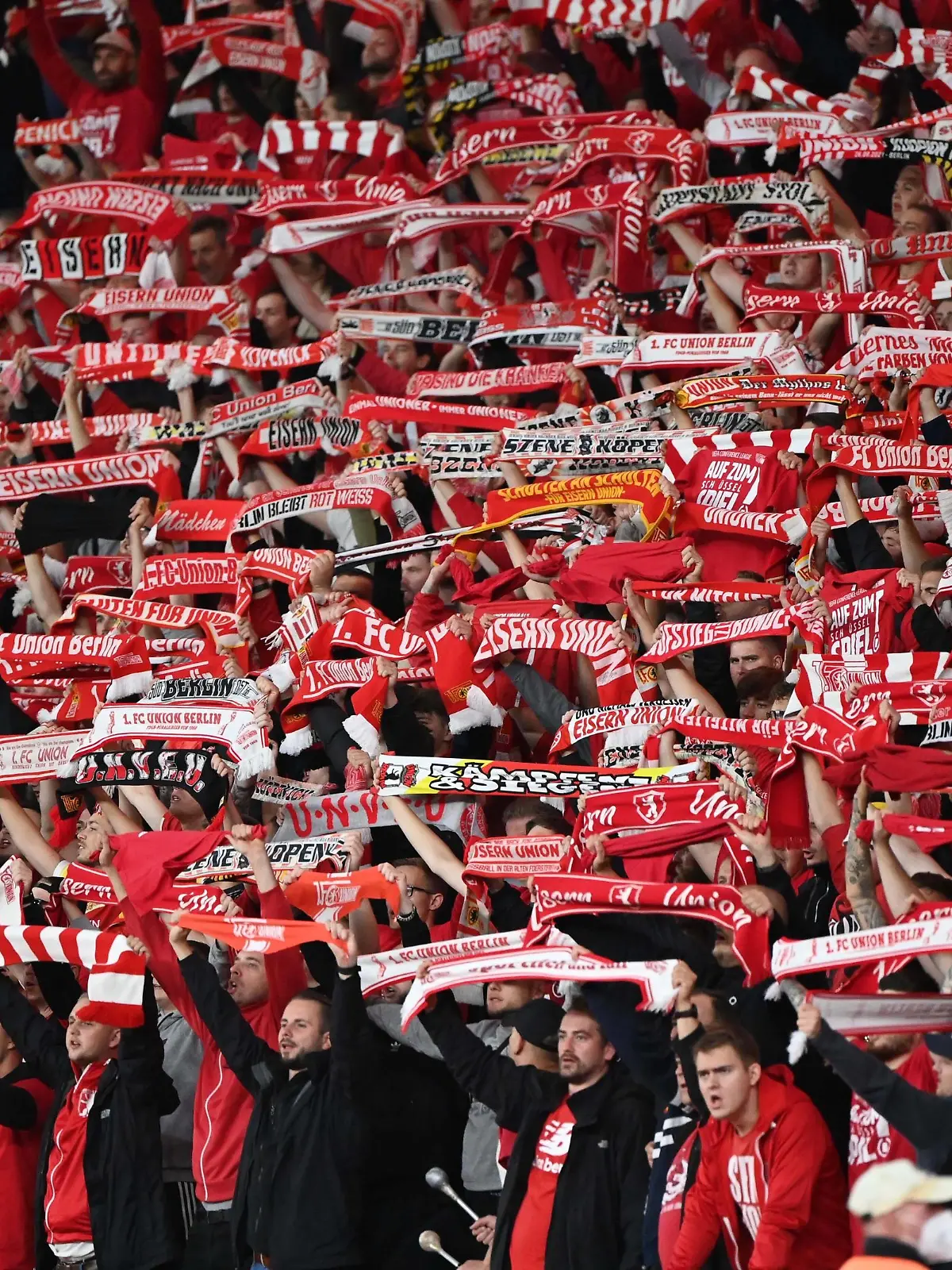 Fussball, Herren, Saison 2021/2022, Play-offs zur Europa Conference League Rückspiel, 1. FC Union Berlin - Kuopion PS im Olympiastadion Berlin, Fans von Union, 26.08. 2021, *** Football, Men, 2021 2022 season, Play offs to Europa Conference League second leg , 1 FC Union Berlin Kuopion PS at Olympiastadion Berlin, Union fans, 26 08 2021, Copyright: xMatthiasxKochx 
