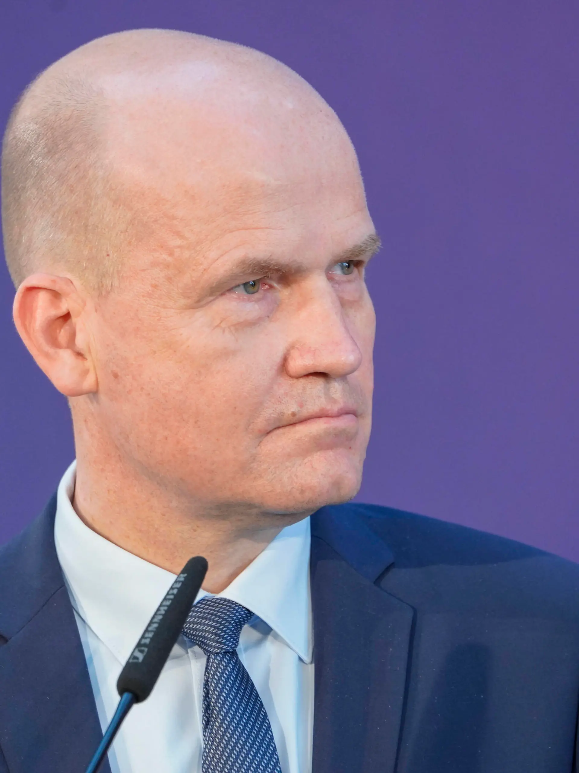  Pressekonferenz zur Klausurtagung des Geschaeftsfuehrenden Vorstands der CDU/CSU Bundestagsfraktion Aktuell, 11.04.2021, Berlin, Ralph Brinkhaus MdB Vorsitzender der CDU/CSU-Bundestagsfraktion im Portrait bei der Pressekonferenz zur Klausurtagung des Geschaeftsfuehrenden Vorstands der CDU/CSU in der Paul-Loebe-Halle in Berlin Berlin Berlin Deutschland *** Press conference on the closed meeting of the executive committee of the CDU CSU Bundestag faction Current, 11 04 2021, Berlin, Ralph Brinkhaus MdB Chairman of the CDU CSU Bundestag faction in portrait at the press conference on the closed meeting of the executive committee of the CDU CSU in the Paul Loebe Halle in Berlin Berlin Germany