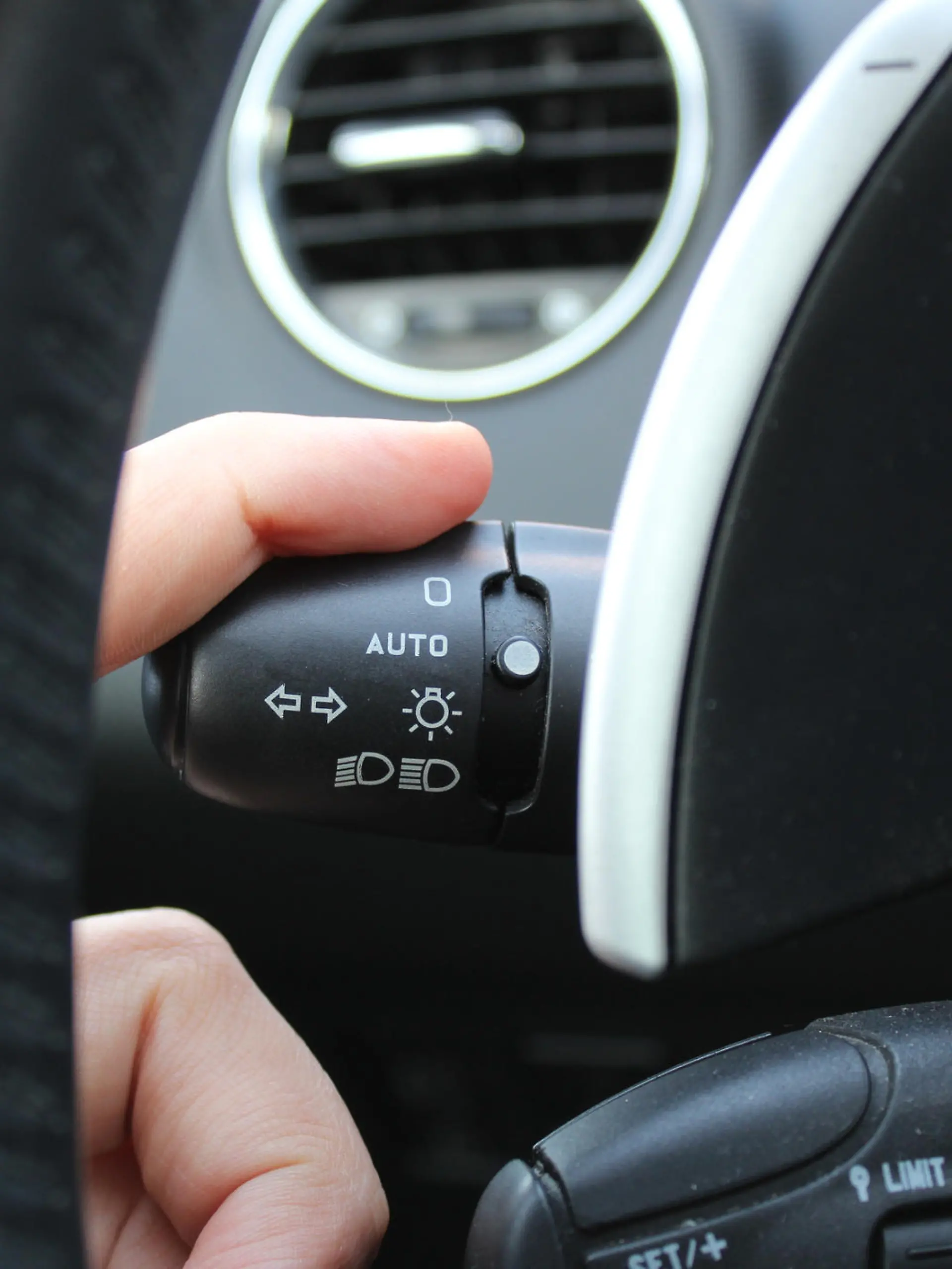Car left signal.
