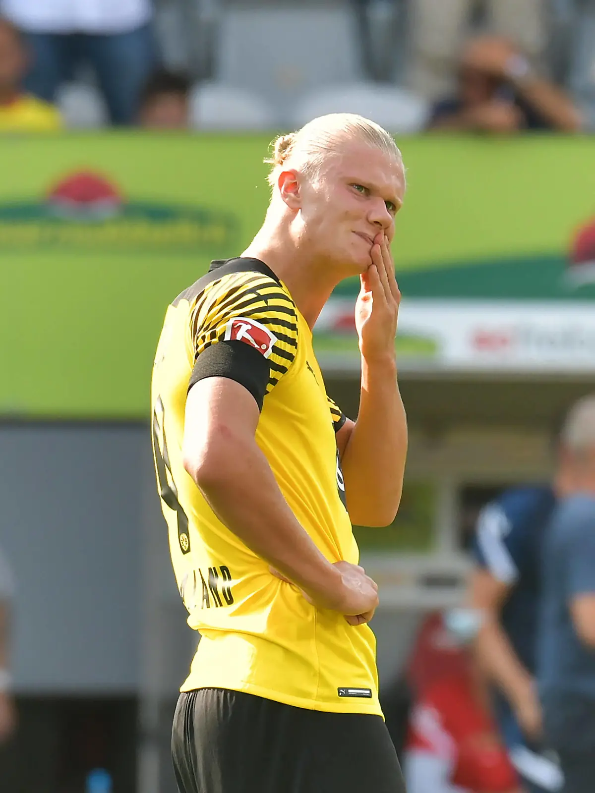 21.08.2021, xblx, Fussball 1.Bundesliga, SC Freiburg - Borussia Dortmund emspor, v.l. Erling Haaland Borussia Dortmund, enttaeuscht, enttaeuscht schauend, dissapointed DFL/DFB REGULATIONS PROHIBIT ANY USE OF PHOTOGRAPHS as IMAGE SEQUENCES and/or QUASI-VIDEO Freiburg *** 21 08 2021, xblx, football 1 Bundesliga, SC Freiburg Borussia Dortmund emspor, v l Erling Haaland Borussia Dortmund , disappointed, disappointed looking, dissapointed DFL DFB REGULATES PROHIBIT ANY USE OF PHOTOGRAPHS as IMAGE SEQUENCES and or QUASI VIDEO Freiburg 