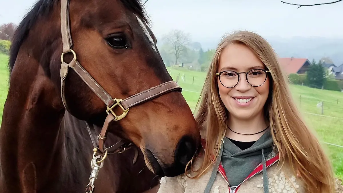Pferdehalterin Alexandra (27) aus Nordrhein-Westfalen
+++ Die Verwendung des sendungsbezogenen Materials ist nur mit dem Hinweis und Verlinkung auf RTL+ gestattet. +++