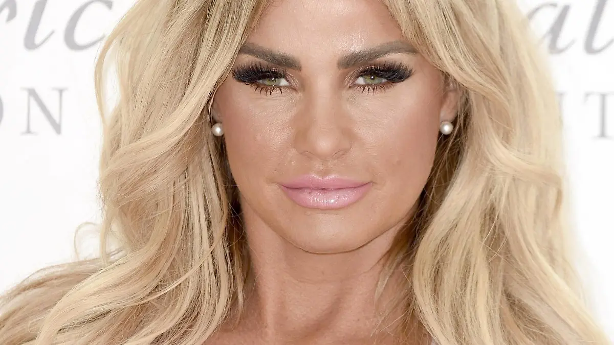 Katie Price präsentiert ihre neuen Nutrition Produket im Worx Studio. London, 25.04.2017 Katie Price PUBLICATIONxINxGERxONLY Foto:xS.xVasx/xFuturexImage