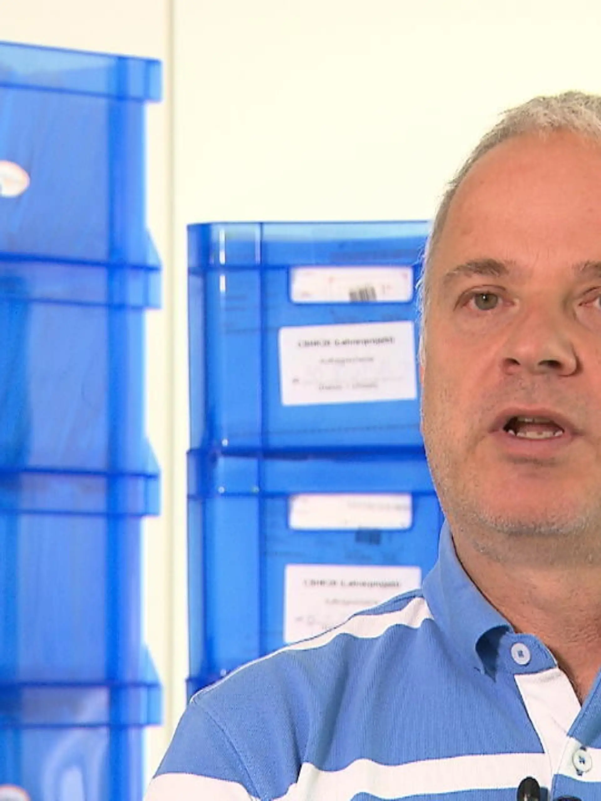 Wir haben Virologe Martin Stürmer die aktuell dringlichsten Fragen zur Corona-Impfung gestellt. Brauchen wir eine dritte Impfung? Sollten Schwangere sich impfen lassen? Warum liegen so viele Durchgeimpfte auf Isreales Intensivstationen?