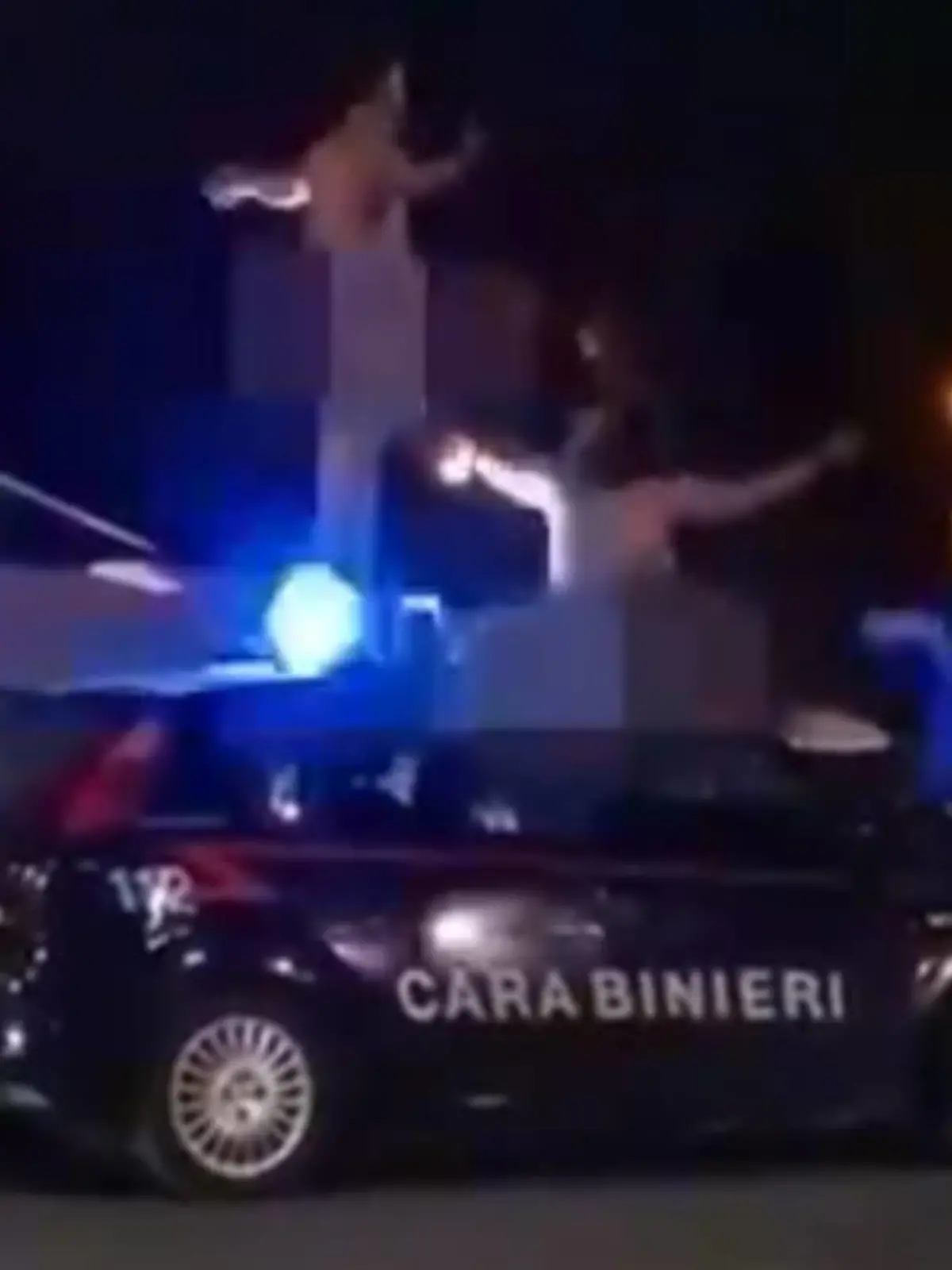 Deutsche Touristen randalieren im italienischen Modena.