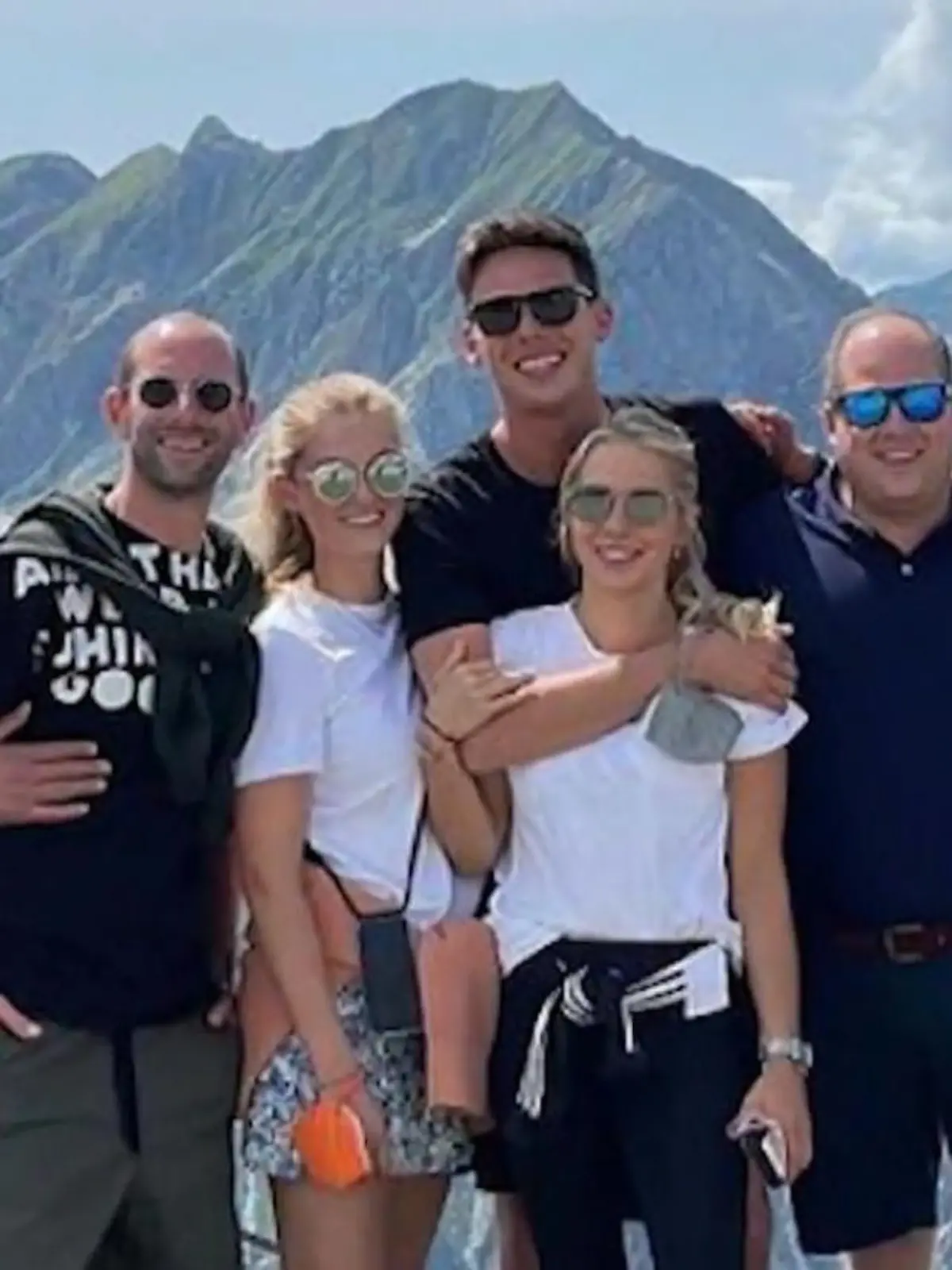 Bild zu: "Nina Neuer zeigt ihre neue Liebe"