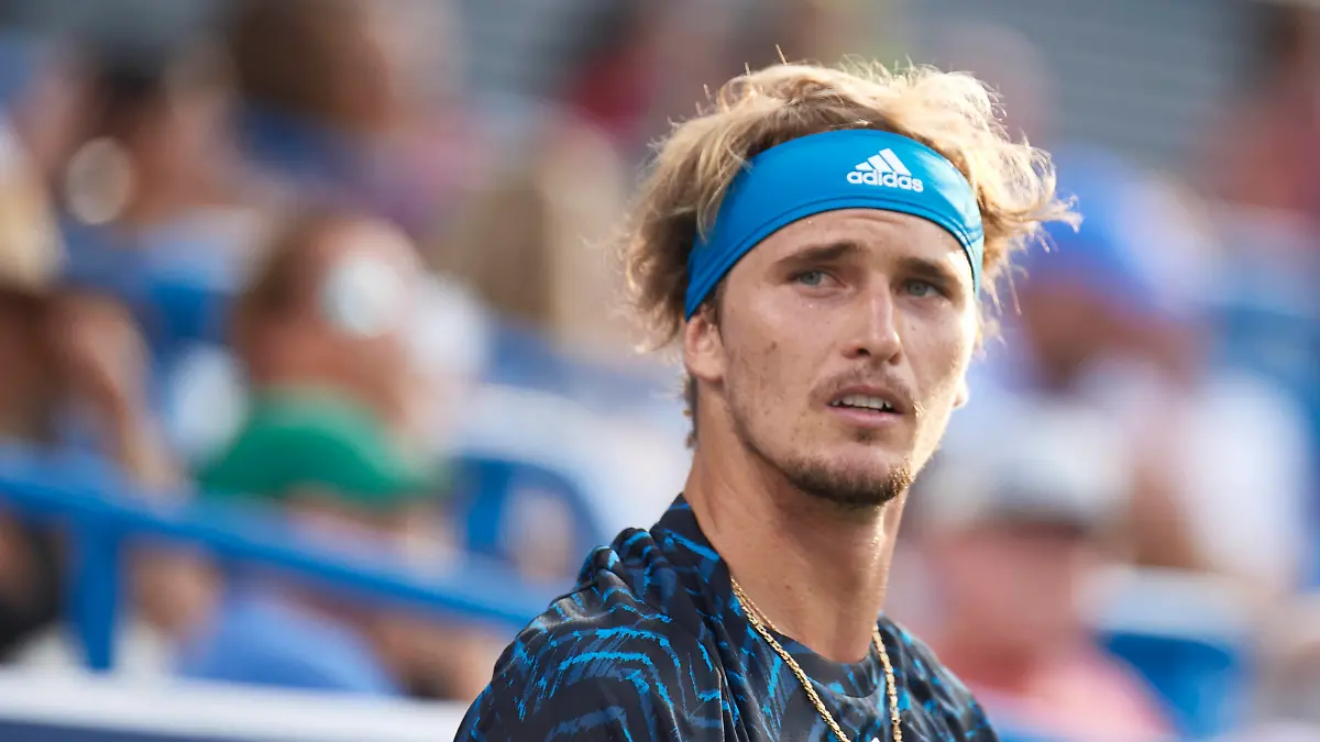CINCINNATI, OH - AUGUST 21: Alexander Zverev of Germany looks on during the semifinal match on day 7 of the Western & Southern Open at the Lindner Family Tennis Center in Mason, Ohio on August 21, 2021. Photo by Shelley Lipton/Icon Sportswire TENNIS: AUG 21 Western & Southern Open Icon2108211368
