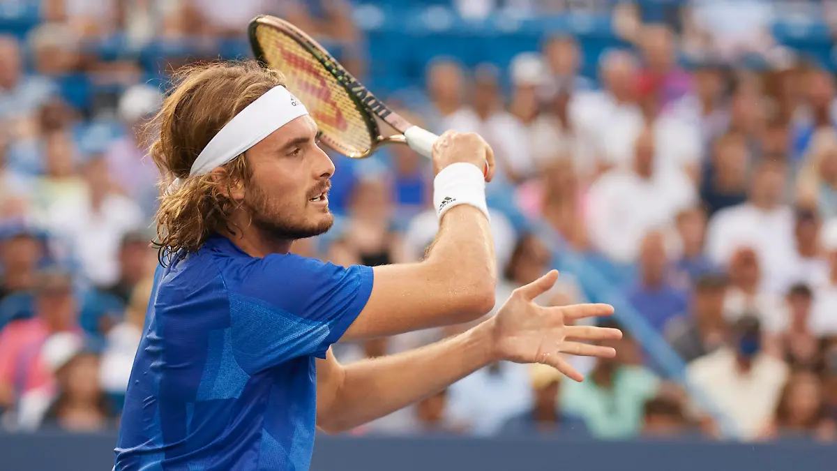 CINCINNATI, OH - AUGUST 21: Stefanos Tsitsipas of Greece hits a forehand shot during the semifinal match on day 7 of the Western & Southern Open at the Lindner Family Tennis Center in Mason, Ohio on August 21, 2021. Photo by Shelley Lipton/Icon Sportswire TENNIS: AUG 21 Western & Southern Open Icon2108211593
