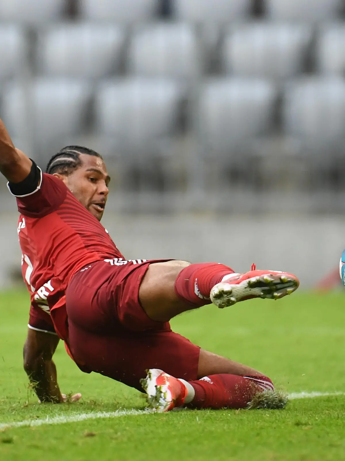 Soccer Football - Bundesliga - Bayern Munich v FC Cologne - Allianz Arena, Munich, Germany - August 22, 2021   Bayern Munich's Serge Gnabry in action REUTERS/Andreas Gebert DFL regulations prohibit any use of photographs as image sequences and/or quasi-video.