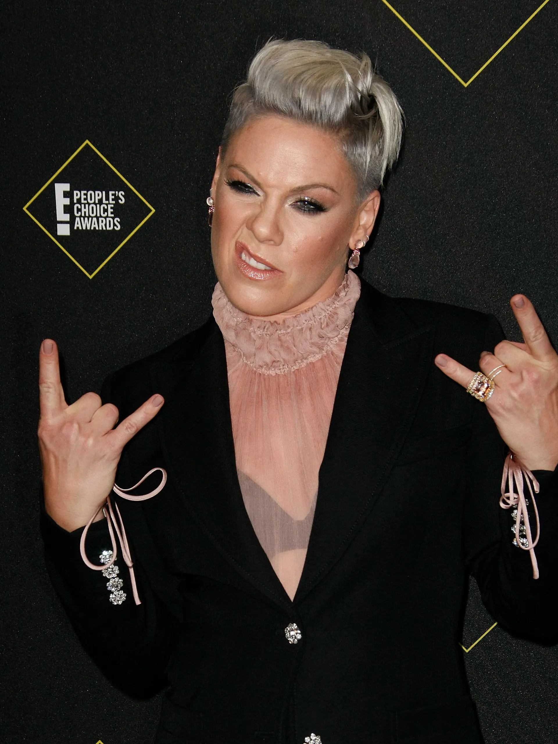 10.11.2019, USA, Santa Monica: Pink, Sängerin aus den USA, kommt zu den Peoples Choice Awards. Die Sängerin hat den Preis "Peoples Champion Award" für ihre gemeinnützige Tätigkeiten gewonnen. Foto: Imagespace/ZUMA Wire/dpa +++ dpa-Bildfunk +++