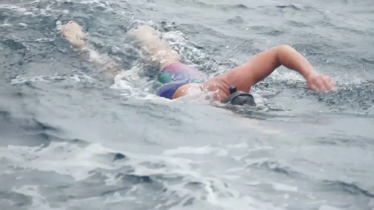 André Wiersig will am Abend nach Helgoland schwimmen und wird wohl 16 Stunden unterwegs sein.