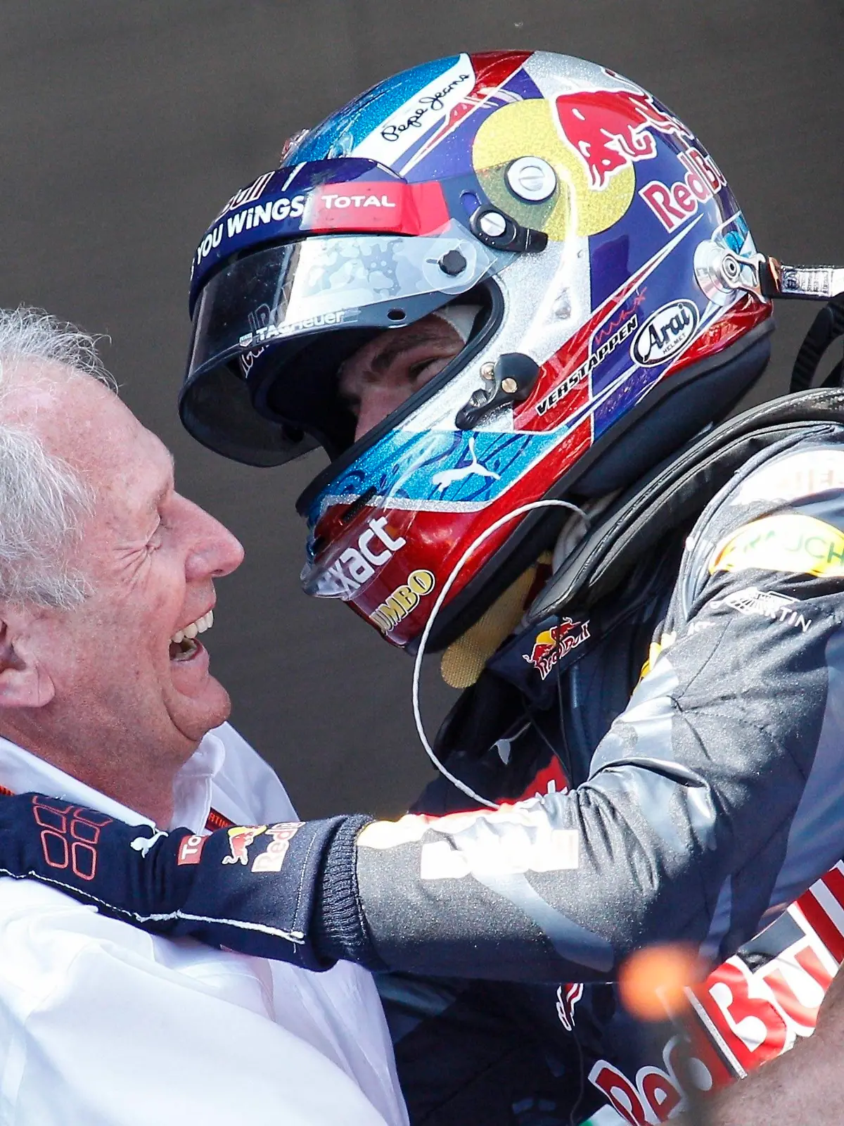 ©Cristiano Barni / EIDON/MAXPPP ; 1190840 : (Cristiano Barni / EIDON), 2016-05-15 Barcellona, Spagna - F1 Spanish Grand Prix - Day4 - Race - Helmut Marko celebrates Max Verstappen, Red Bull, at the first victory
