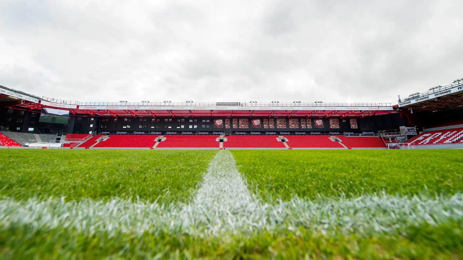 190903 General view of Brann stadion ahead of the women s International Friendly, Länderspiel, Nationalmannschaft football match between Norway and England on September 3, 2019 in Bergen. Photo: Vegard Wivestad Grott / BILDBYRAN / kod VG / 170381 bbeng football fotboll fotball privatlandskamp vänskapsmatch dam women norge norway england arena *** 190903 General view of Brann stadium ahead of the womens international friendly football match between Norway and England on September 3, 2019 in Bergen Photo Vegard Wivestad Grott BILDBYRAN code VG 170381 bbeng football soccer football private friendly womens match norway norway england arena, PUBLICATIONxNOTxINxDENxNORxSWExFINxAUT Copyright: VEGARDxWIVESTADxGRoTT BB190903BB075