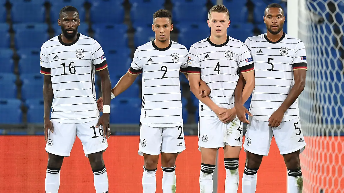 Antonio Ruediger (Deutschland), Thilo Kehrer (Deutschland), Matthias Ginter (Deutschland) und Jonathan Tah (Deutschland) bilden eine Mauer. Sport: Fussball: UEFA Nations League: 2. Spieltag: Schweiz - Deutschland, 06.09.2020 Foto: Markus Gilliar/GES/POOL