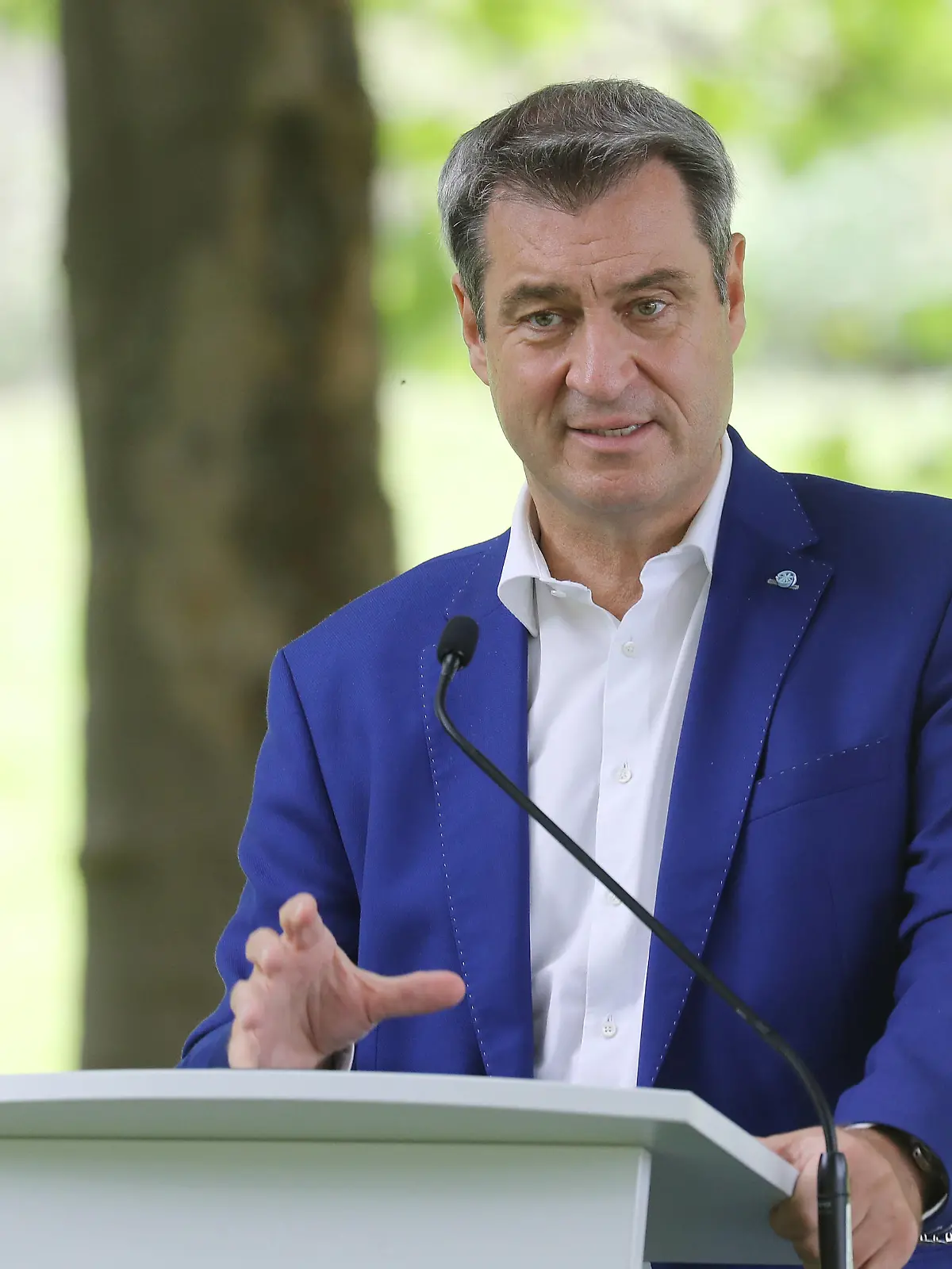  Ministerpräsident Dr. Markus Söder, Wirtschaftsminister Hubert Aiwanger und der Leiter der Bayerischen Staatskanzlei, Staatsminister Dr. Florian Herrmann geben eine Pressekonferenz im Hofgarten Der bayrische Ministerpräsident Dr. Markus Söder gibt eine Pressekonferenz im Hofgarten in München, München Bayern im Hofgarten hinter der Staatskanzlei *** Minister President Dr Markus Söder, Minister of Economic Affairs Hubert Aiwanger and the Head of the Bavarian State Chancellery, Minister of State Dr Florian Herrmann give a press conference in the Hofgarten The Bavarian Minister President Dr Markus Söder gives a press conference in the Hofgarten in Munich, Munich Bavaria in the Hofgarten behind the State Chancellery