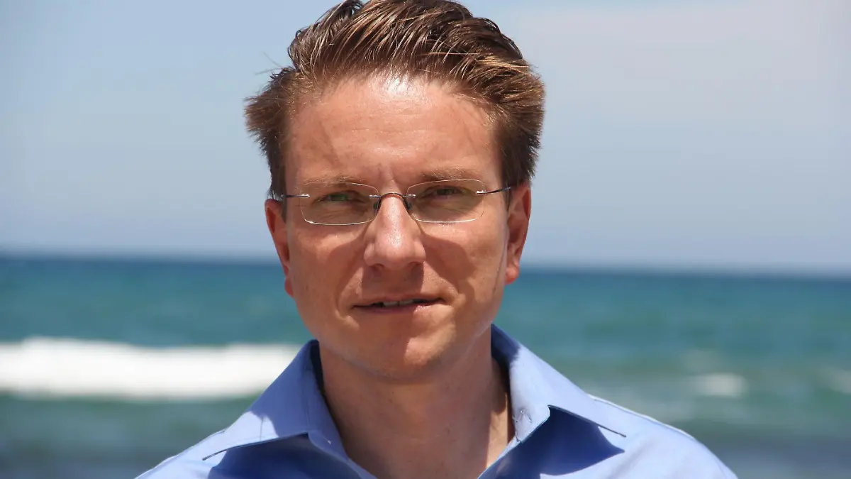 Ferienreporter Ralf Benkö hilft auf Sardinien.