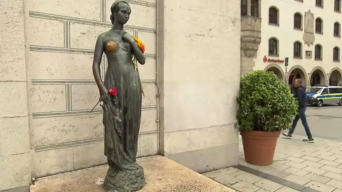 Alle grapschen an Julias Brüste - dabei war die Figur aus Shakespeares Roman erst 14 Jahre alt.