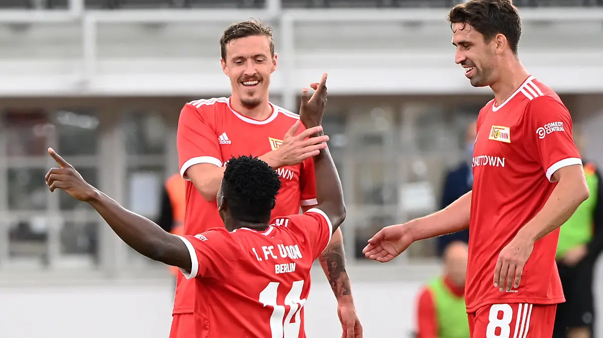 Fussball, Herren, Saison 2021/2022, Play-offs zur Europa Conference League Hinspiel, Kuopion PS - 1. FC Union Berlin in Helsinki, v. l. Christopher Trimmel 1. FC Union Berlin, Taiwo Awoniyi 1. FC Union Berlin, Max Kruse 1. FC Union Berlin, Rani Khedira 1. FC Union Berlin, Jubel nach Tor zum 0:3, 19.08. 2021, *** Football, Men, 2021 2022 season, Play offs to Europa Conference League first leg , Kuopion PS 1 FC Union Berlin in Helsinki, f l Christopher Trimmel 1 FC Union Berlin , Taiwo Awoniyi 1 FC Union Berlin , Max Kruse 1 FC Union Berlin , Rani Khedira 1 FC Union Berlin , cheering after goal to 0 3, 19 08 2021, Copyright: xMatthiasxKochx