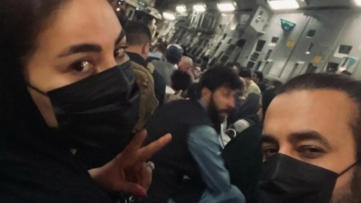 Aryana Sayeed postete ein Bild ihres Flugs von Kabul nach Doha auf Instagram.