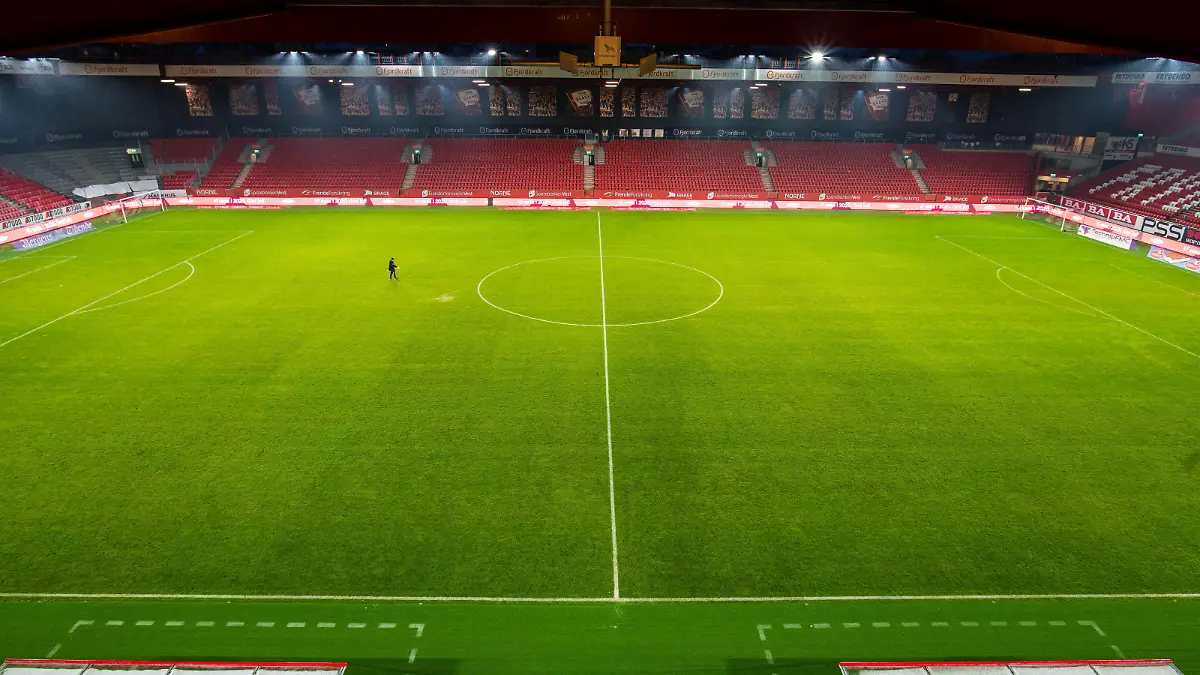 Tatort Stadion: Hier ließen es zwölf Spieler von Brann Bergen krachen.