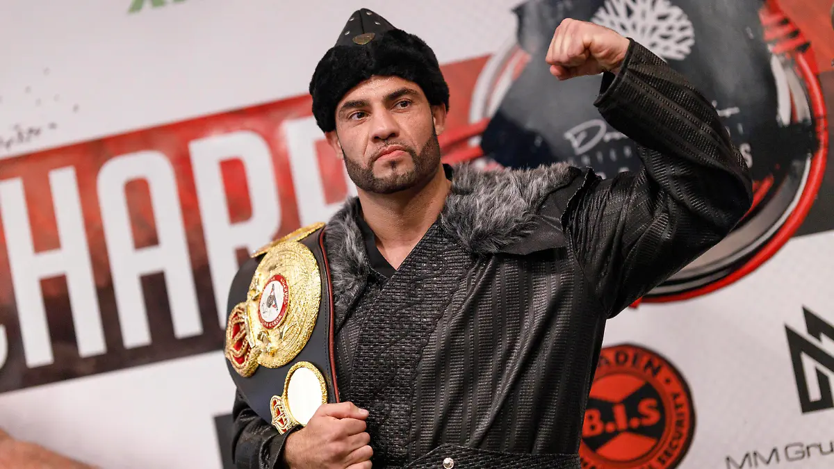 Mahmoud Charr GER beim Wiegen vor dem Boxen-Event ECB Fightnight im Lindner Hotel City Plaza. Köln, 14.05.2021 *** Mahmoud Charr GER at the weigh-in before the boxing event ECB Fightnight at Lindner Hotel City Plaza Cologne, 14 05 2021 Foto:xC.xHardtx/xFuturexImage 