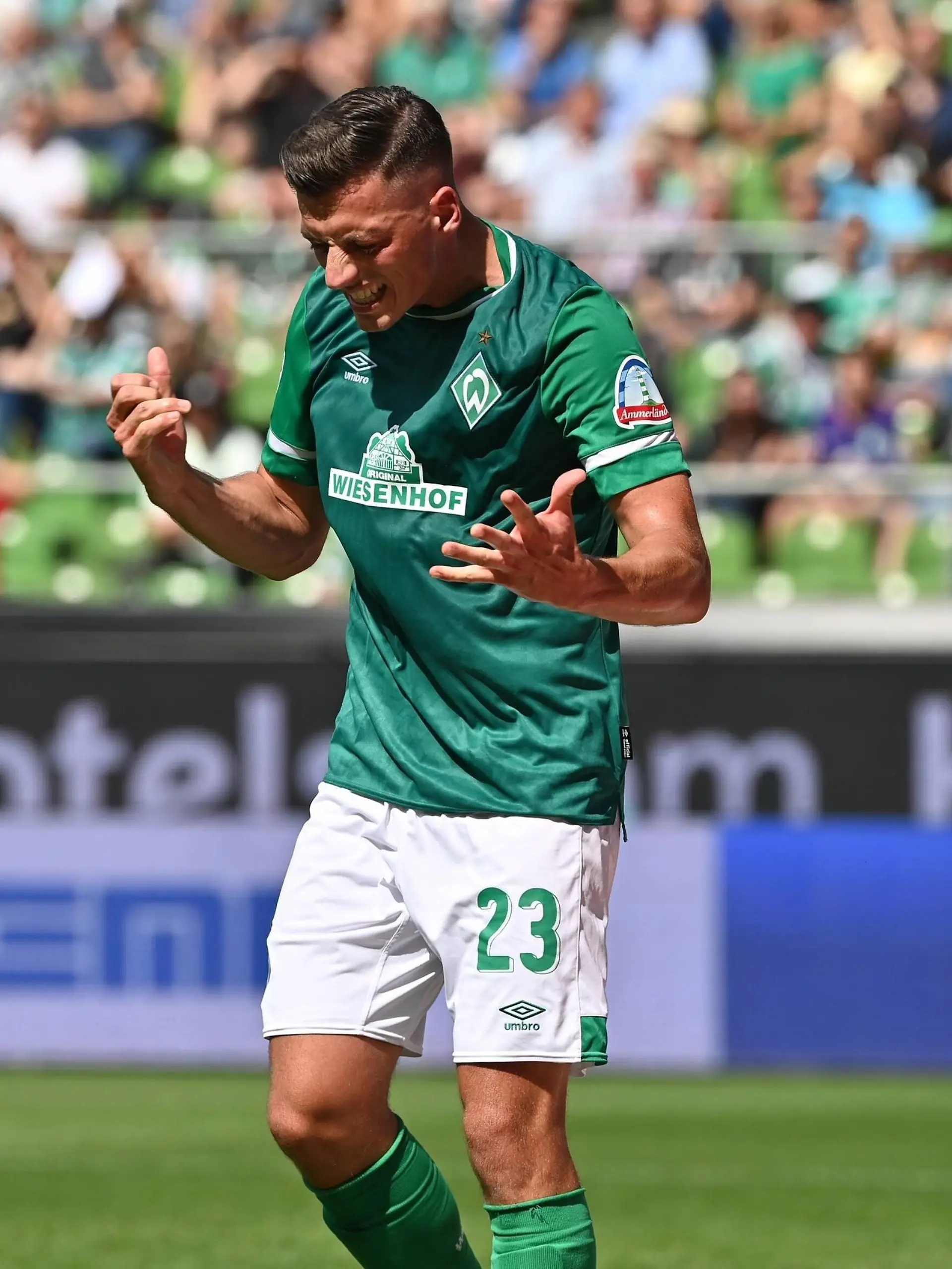 GER, 2. FBL, SV Werder Bremen vs SC Paderborn 07 / 15.08.2021, wohninvest Weserstadion, Bremen, GER, 2. FBL, SV Werder Bremen vs SC Paderborn 07 im Bild / picture shows Nicolai Rapp Werder Bremen 23 ist unzufrieden *** GER, 2 FBL, SV Werder Bremen vs SC Paderborn 07 15 08 2021, wohninvest Weserstadion, Bremen, GER, 2 FBL, SV Werder Bremen vs SC Paderborn 07 in picture shows Nicolai Rapp Werder Bremen 23 is unhappy nordphotoxGmbHx/xKokenge nph00001 