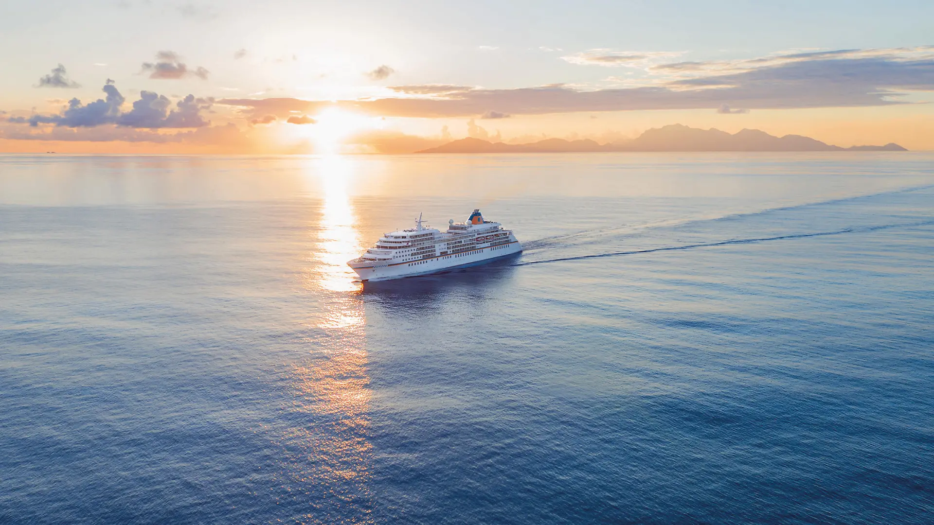 Die MS Europa unterwegs.