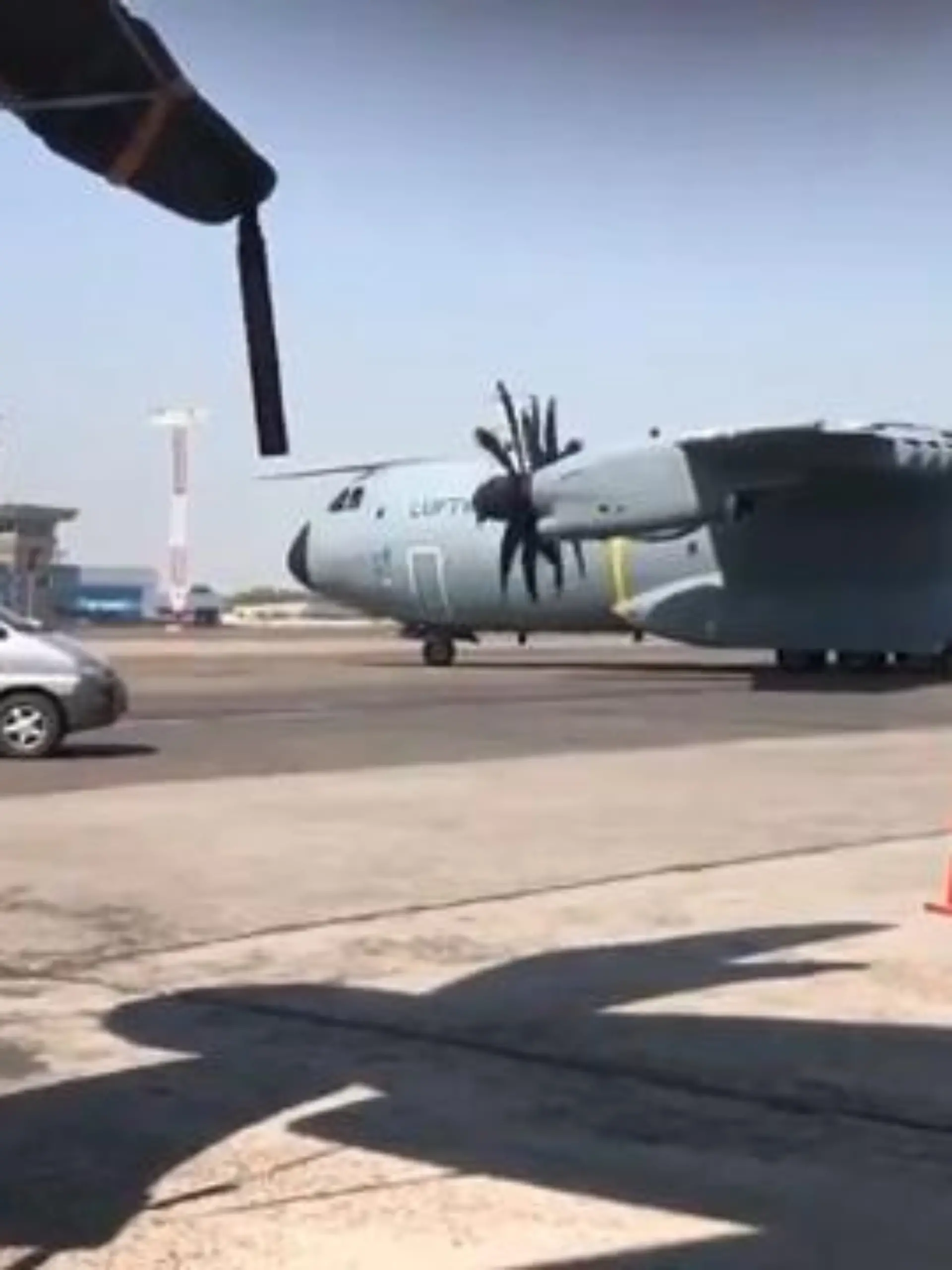 Bild zu: "Rettungsaktion der Bundeswehr"