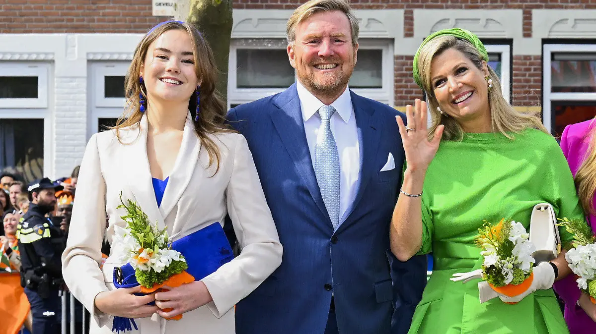 King Willem-Alexander, Queen Maxima, Princess Amalia and Princess Ariane of The Netherlands in Rotterdam, on April 27, 2023, to attend the Koningsdag (Kingsday) celebration, the Kings birthday, route, Afrikaanderplein, Maashaven, crossing the Nieuwe Maas (with water taxi), Plein 1940, Blaak, Markthal and ends at the Binnenrotte Photo: Albert Nieboer / Netherlands OUT / Point de Vue OUT