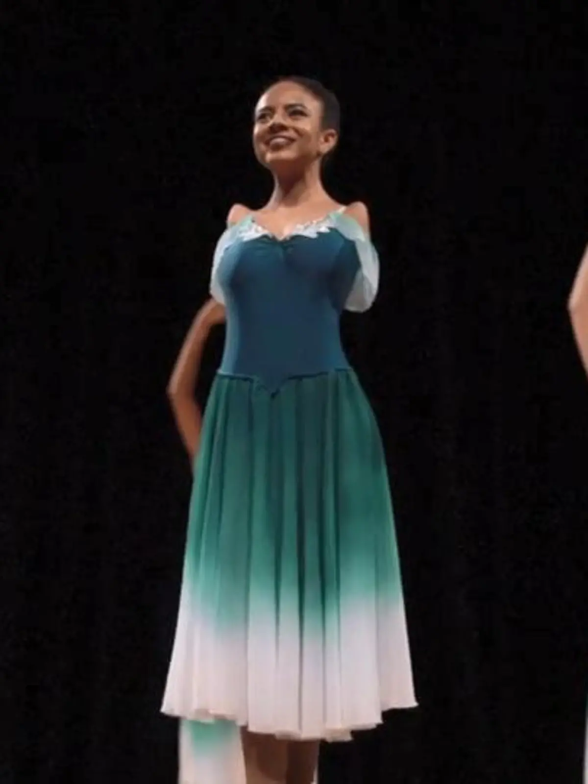 Trotz ihres Handicaps, ohne Arme geboren worden zu sein, ist Vitória heute eine ausgebildete Ballerina.