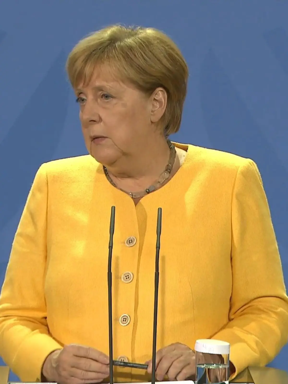Angela Merkel spricht in einer Pressekonferenz über die Lage in Afghanistan